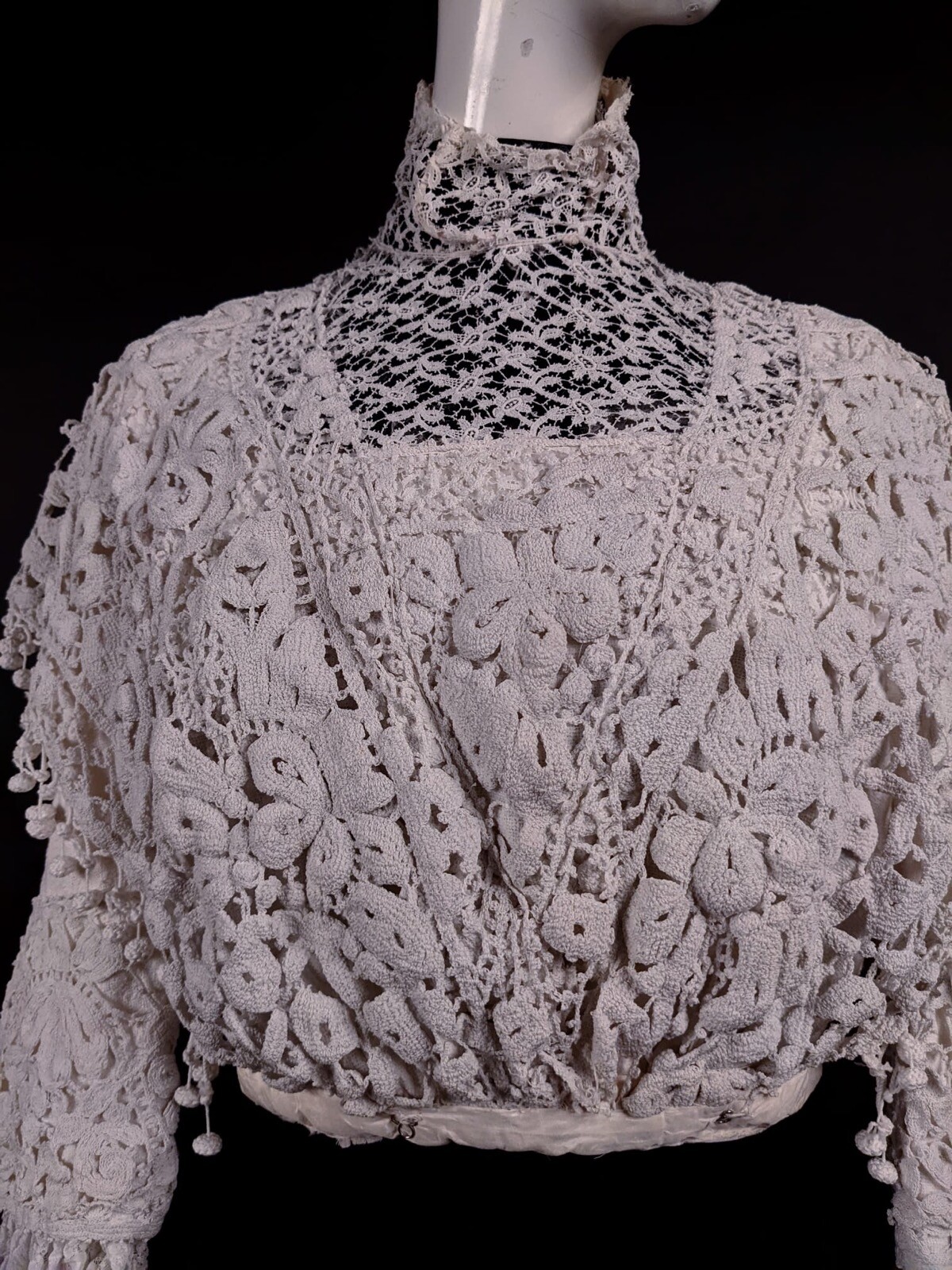 ANTIQUE EDWARDIAN HANDMADE WHITE CROCHET LACE BLOUSE W DANGLES & HIGH COLLAR