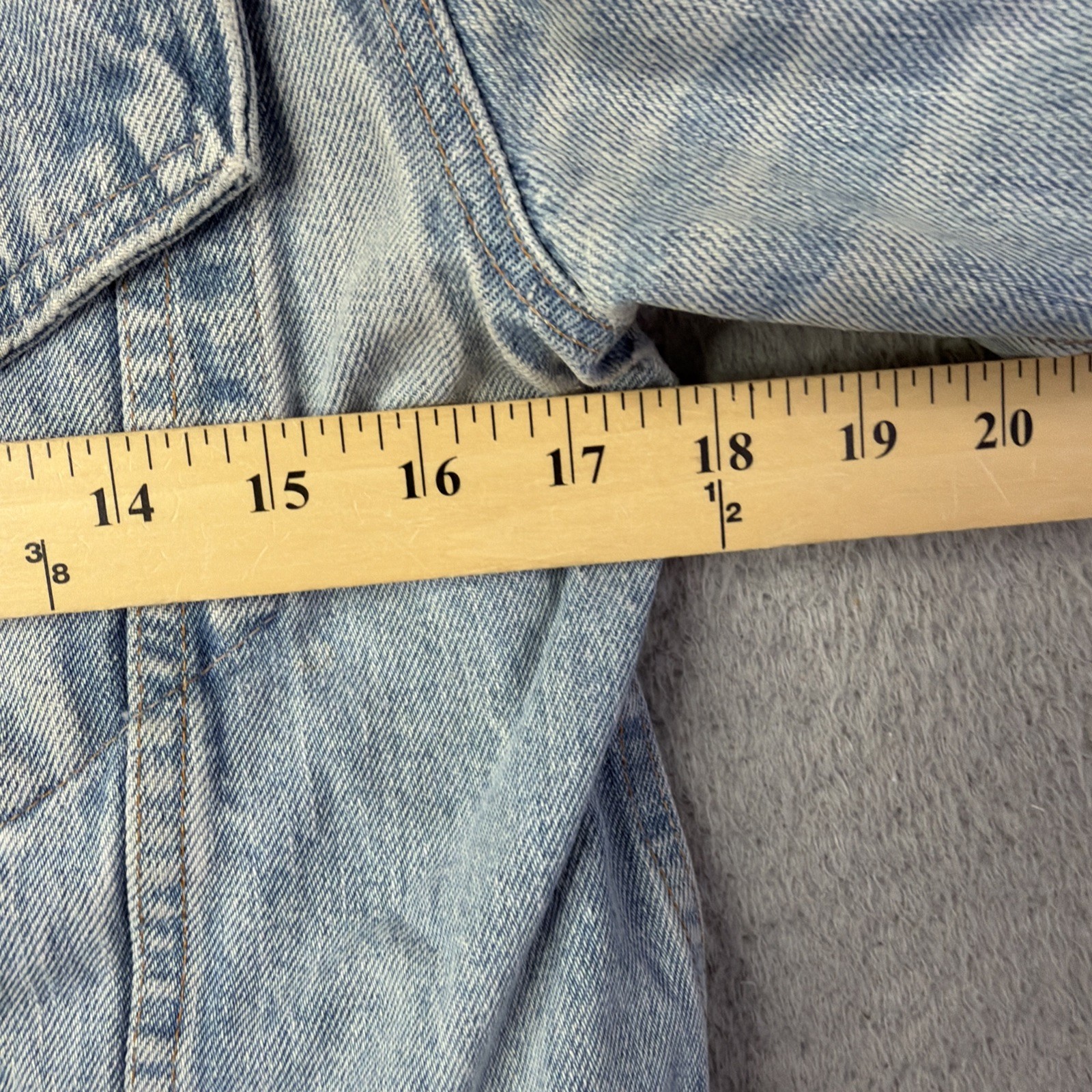 Vintage Levis Truckers Jacket Women’s Small Denim USA Distressed 80s