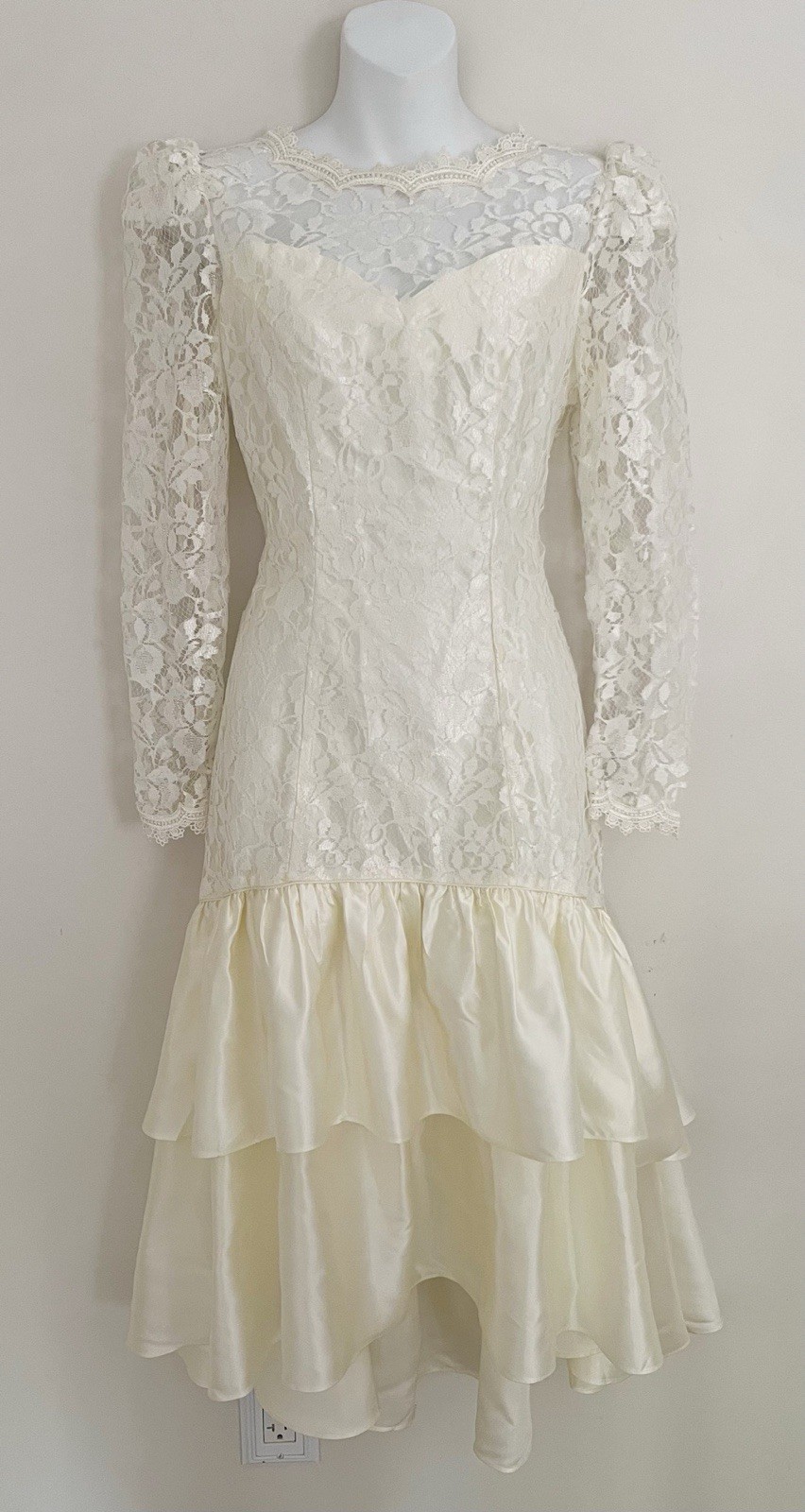 Vintage ELLEN HART Dress 6P Ivory Lace Drop Waist Satin Ruffle Large Bow Cottage