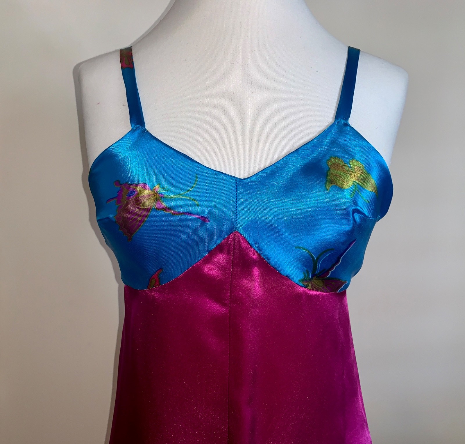 1960s Vintage Retro Mod Party Beautiful Silk Slip-Style Mini Dress