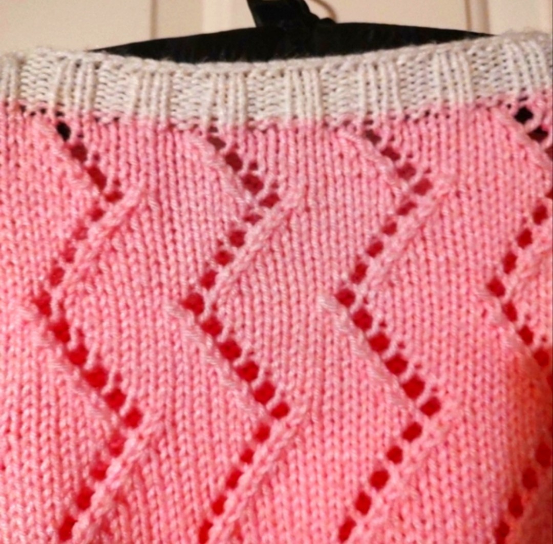 🩷🌷🩷 Fun 80’s Vintage Cotton Candy Pink & White Striped Boatneck Sweater – S/M