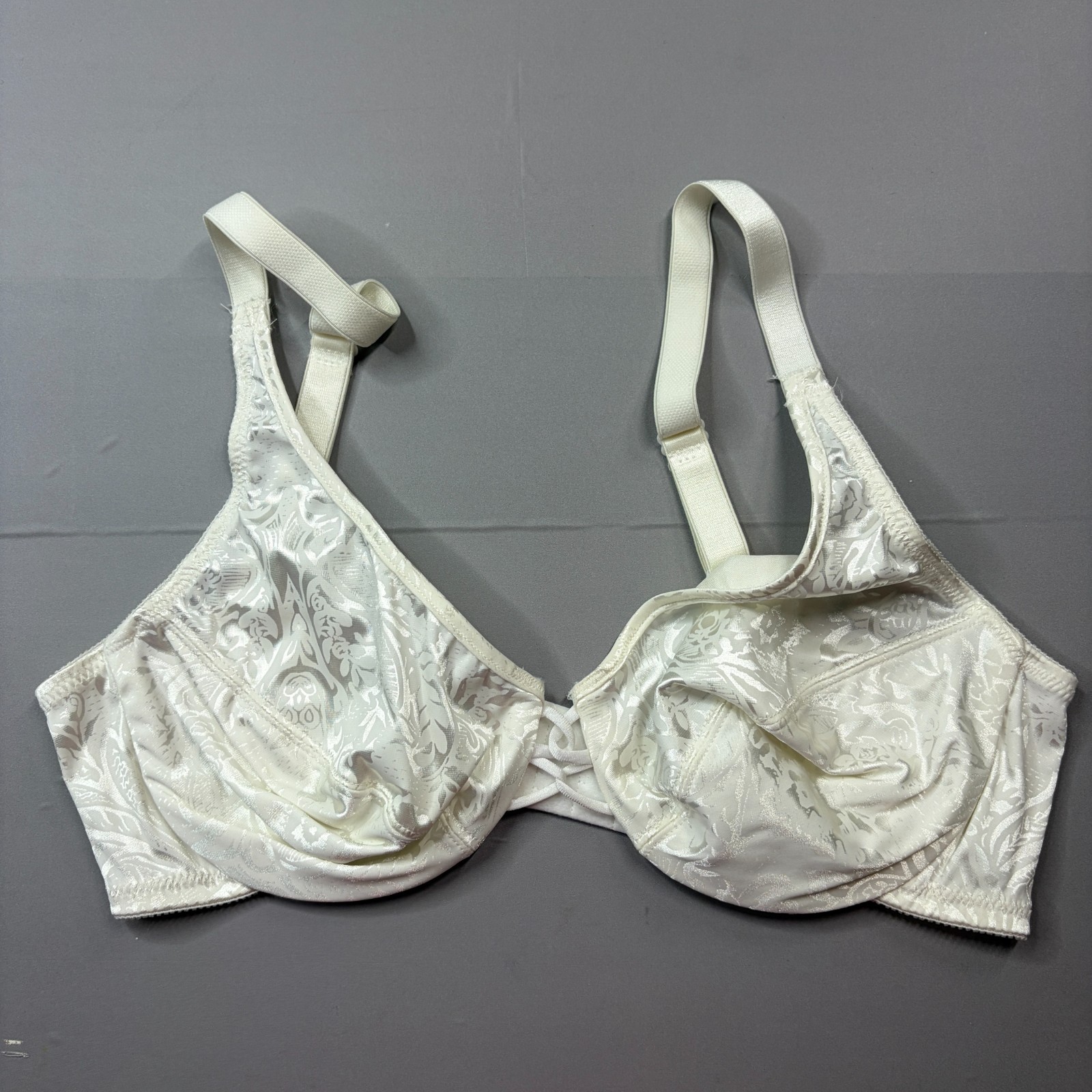 Vintage Vanity Fair Bra 36C Ivory Unlined Cup Underwire Adjustable 75-005