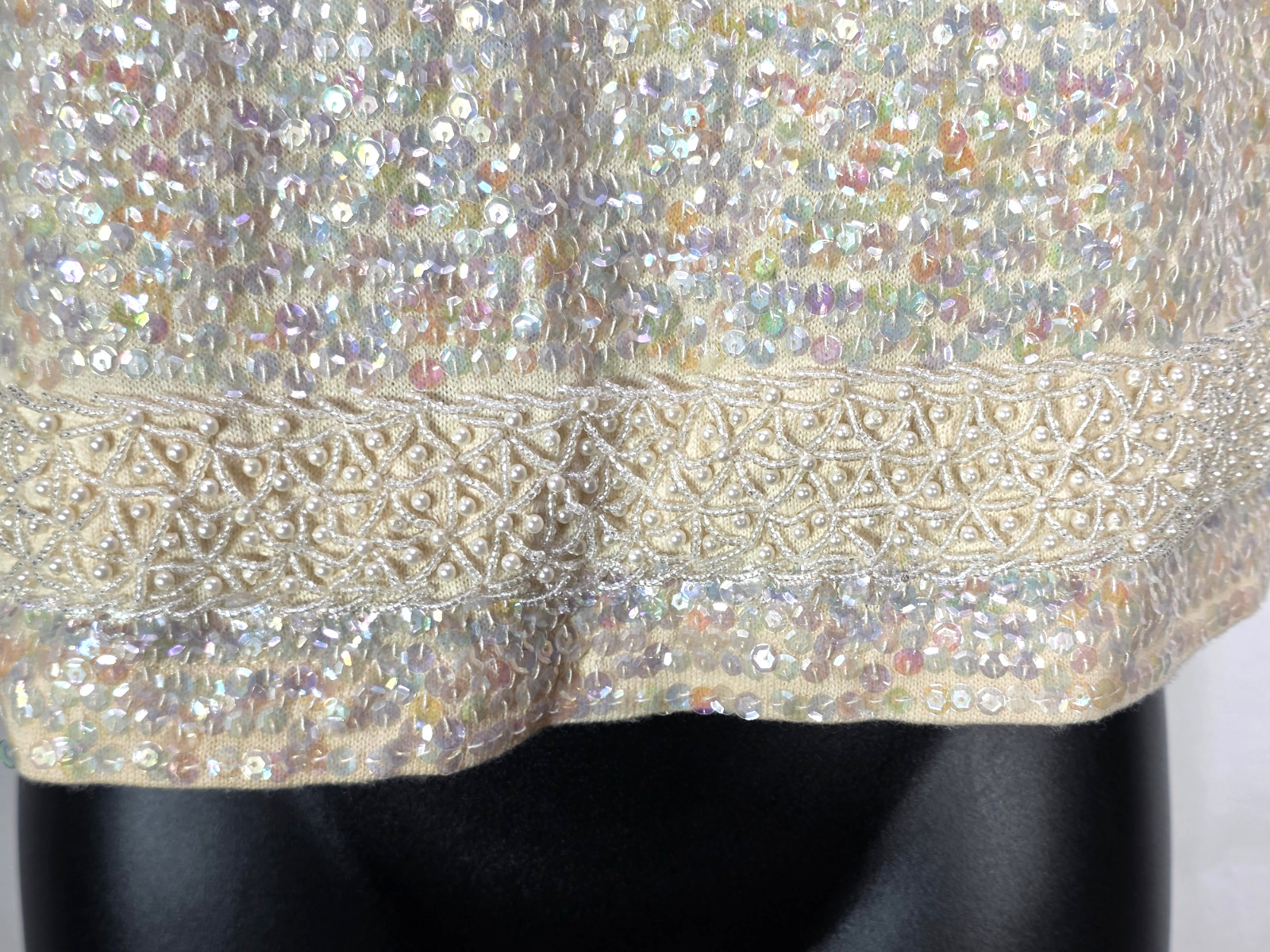 Vintage 50s – Butter Cream / 100% Wool Beaded Sequin Sleeveless Top Size Small