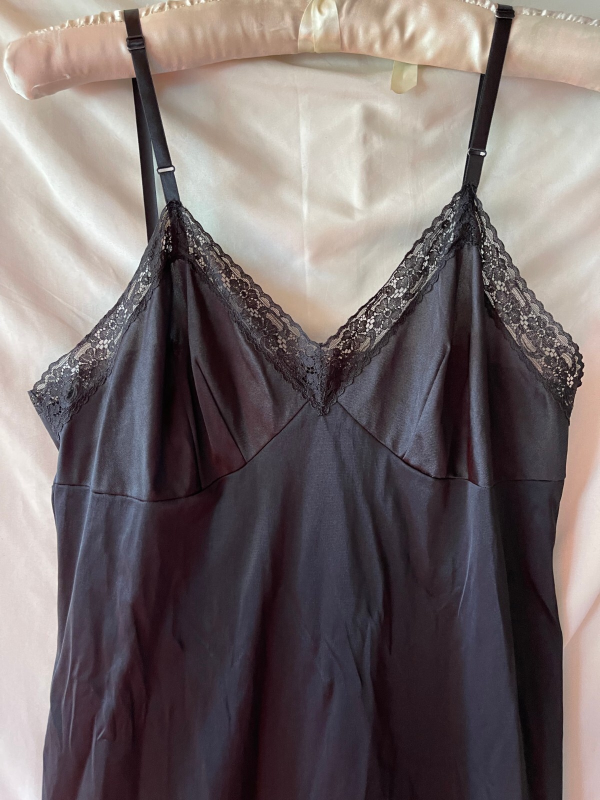 VINTAGE VANITY FAIR BLACK CAMI SLIP DRESS, SIZE 38, Adjustable straps, EUC