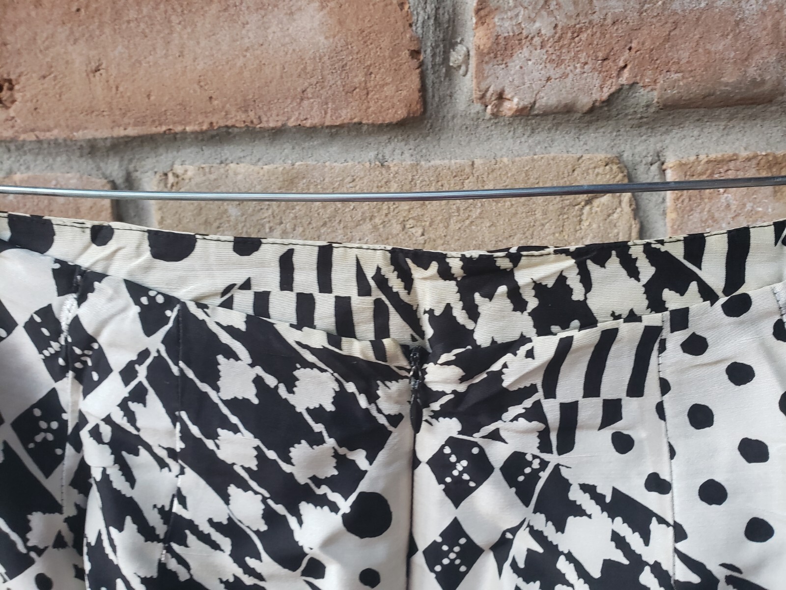 VTG 90s Cache Black White Print All Silk Mini Skirt Sz 8 Club Cougar Y2K FLAWS