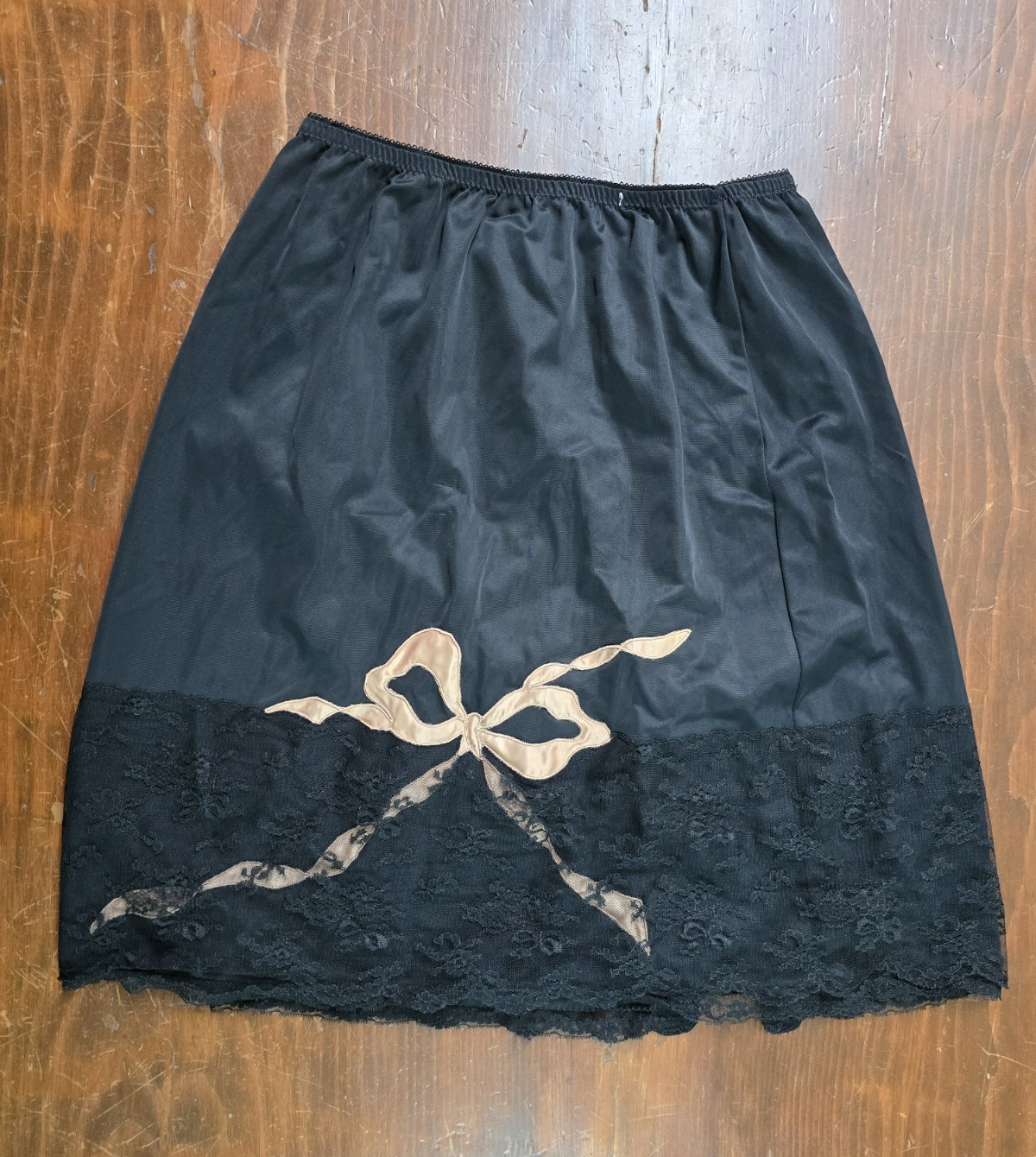 70-80’s Bali 4108 Women’s Black Half Slip Size S 100% Nylon Lace Hem 10-14w16.5L