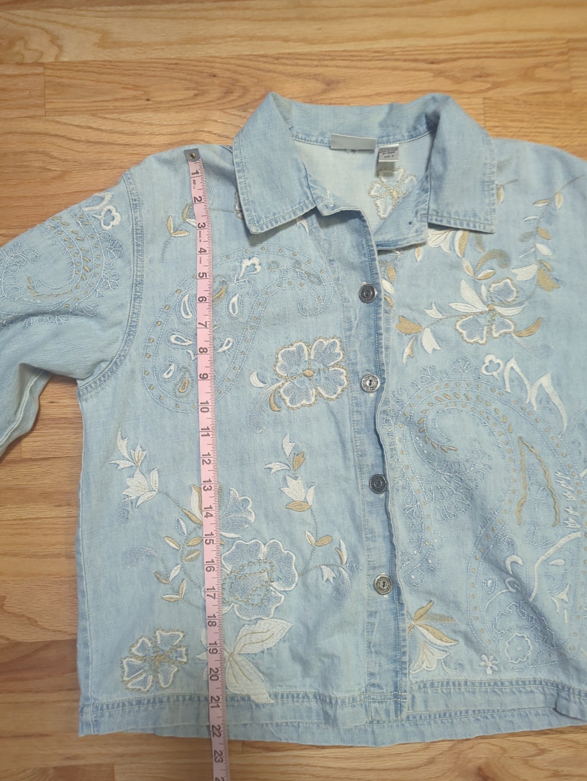 Vintage Chicos Light Wash Denim Embroidered Button Up Jacket Size 2 Boho Western