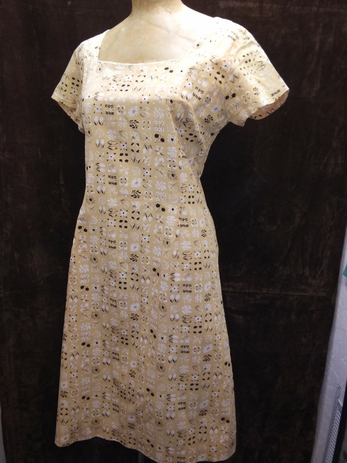 Vintage 1960’s Pale Orange White Black Cotton Dress Size Medium