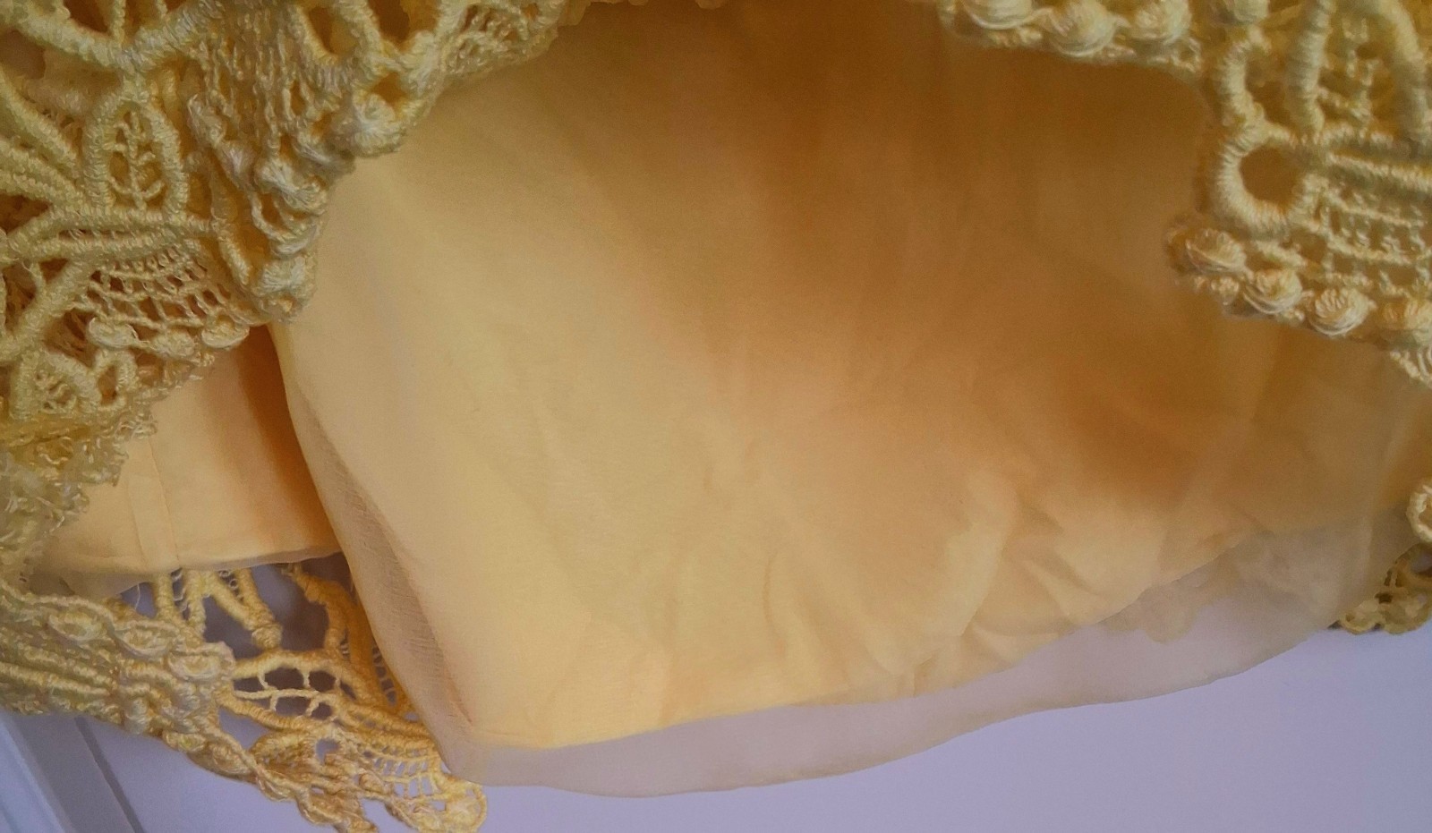 Vintage 60’s Jack Bryan Butter Yellow Floral Guipure Lace Overlay Shift XS (0-2)