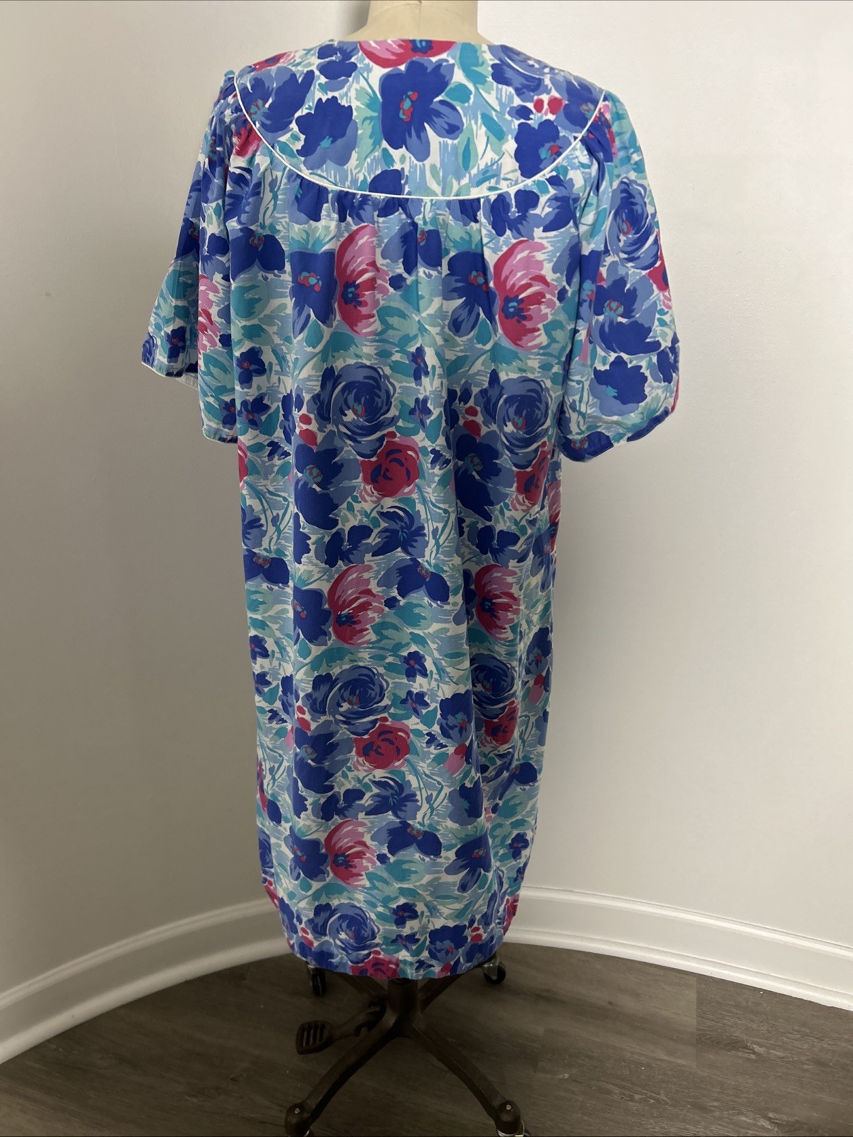 VTG 80s Kelly Reed Floral Golden Girls Short Sleeve Snap Front House Dress, Med.