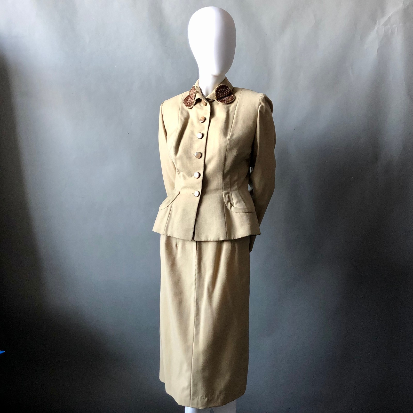 Vintage 1940s Courtshire Fashion Wool 2pc Suit Khaki Tailored Maisel WW2 Era S M