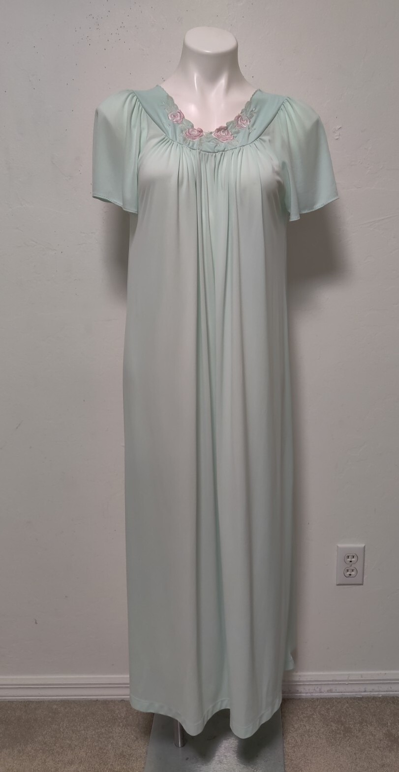 Vintage Shadowline Long Nightgown Small Aqua Green Embroidered Floral **Flaw