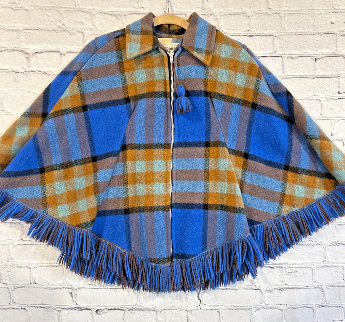 PIONEER WEAR Vintage 1970s Blue/Brown Plaid Women’s Zip Wool Cape Poncho