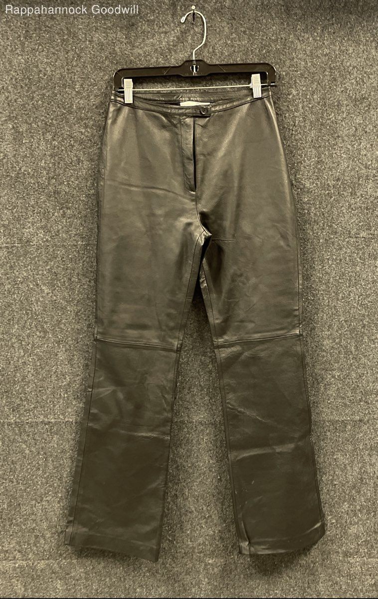 Vintage Y2K Newport News Women’s Black Leather Straight Leg Pants Size 6