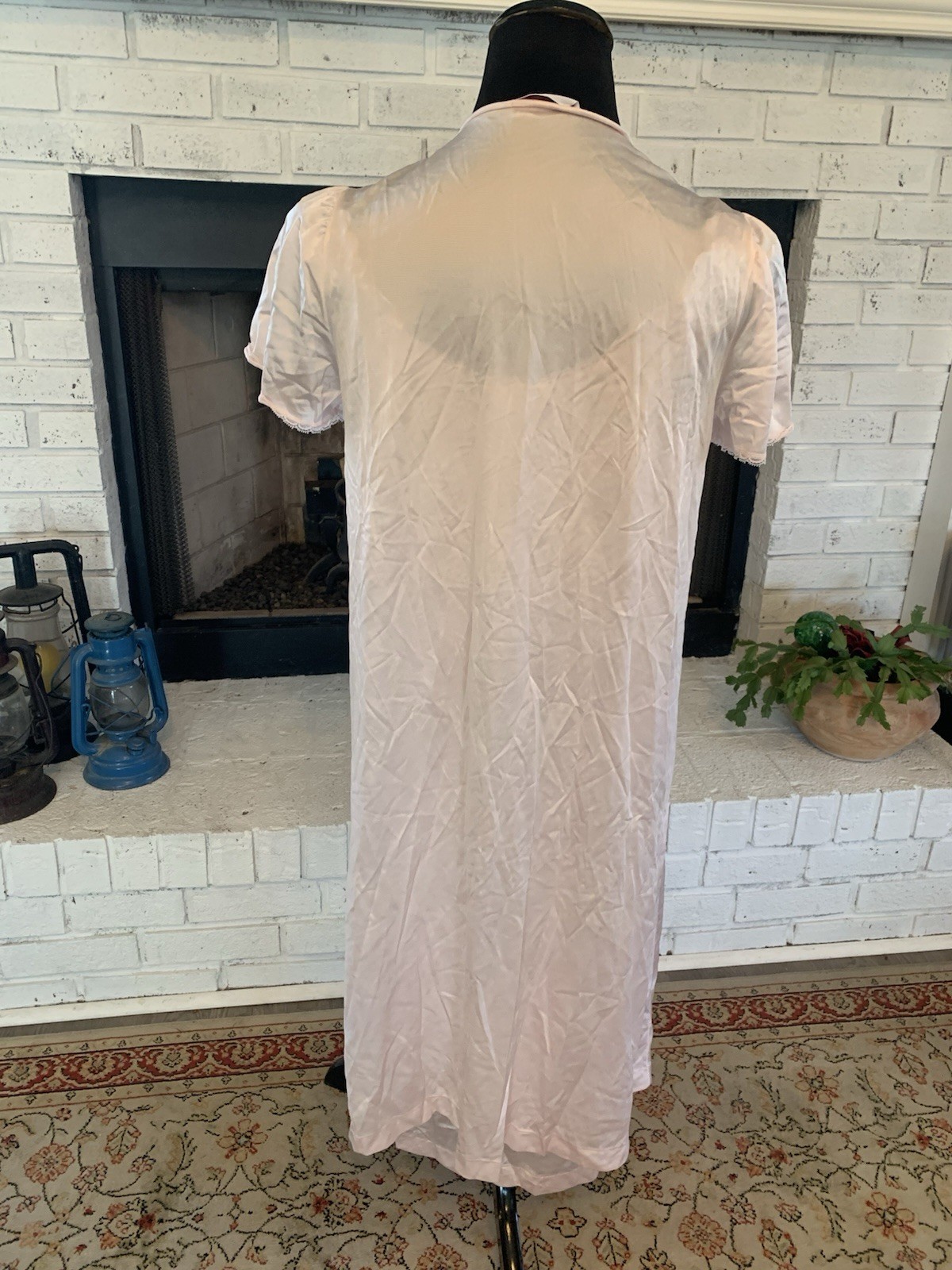 Vintage Vanity Fair Night Gown Robe Set Pink Nylon Embroidered Lace Size Small