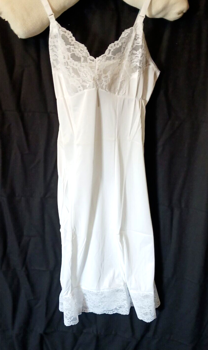 Vintage Slip Nightgown Lingerie Lace Nylon Sz S 32 Bust White 1960s NOS