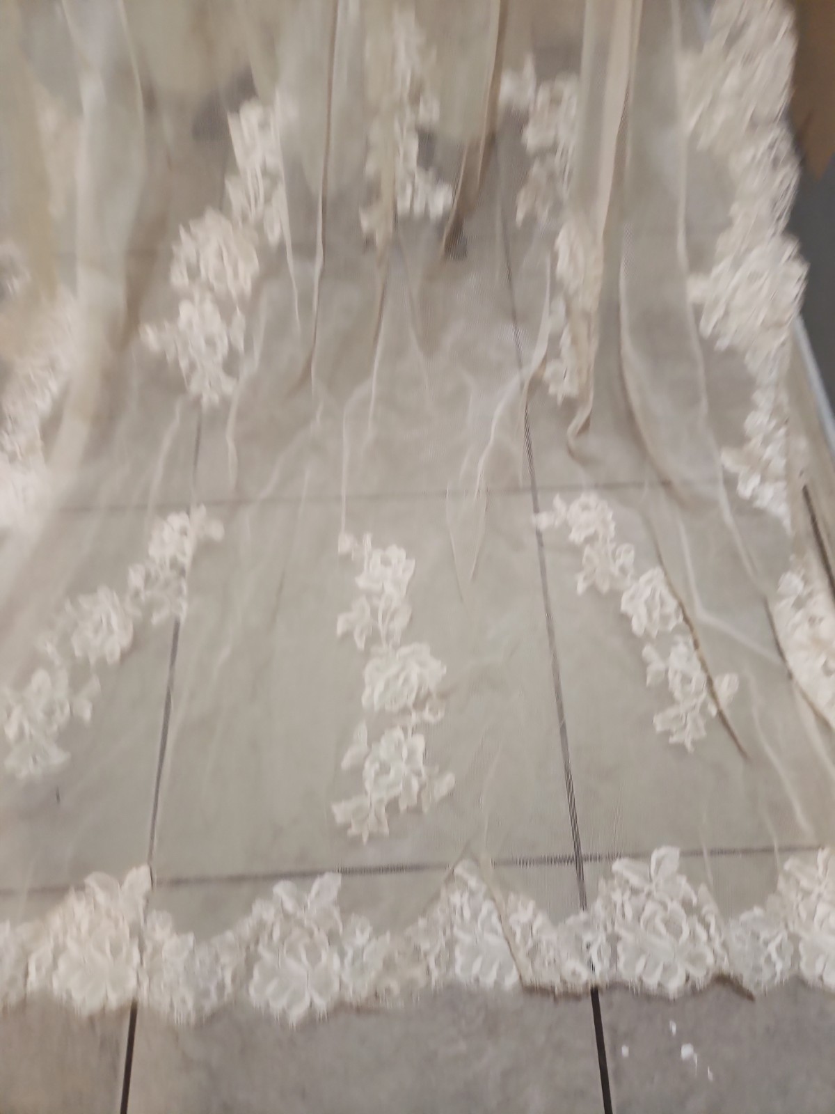 VTG 1960s Alfred Angelo Edythe Vincent Lace Gown Veil Set