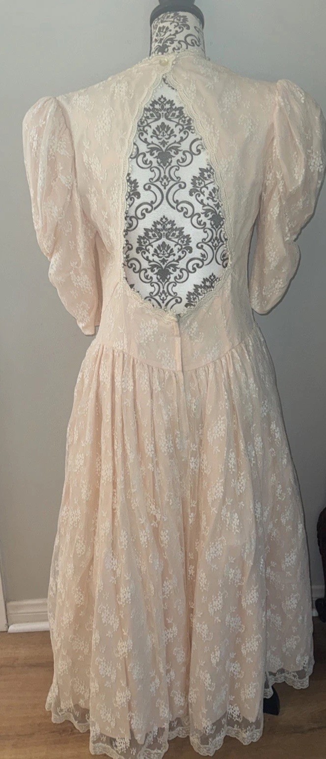 Vintage McCLINTOCK Peach Tea Dress Lace Floral Size 14 Cap Sleeve Open Back
