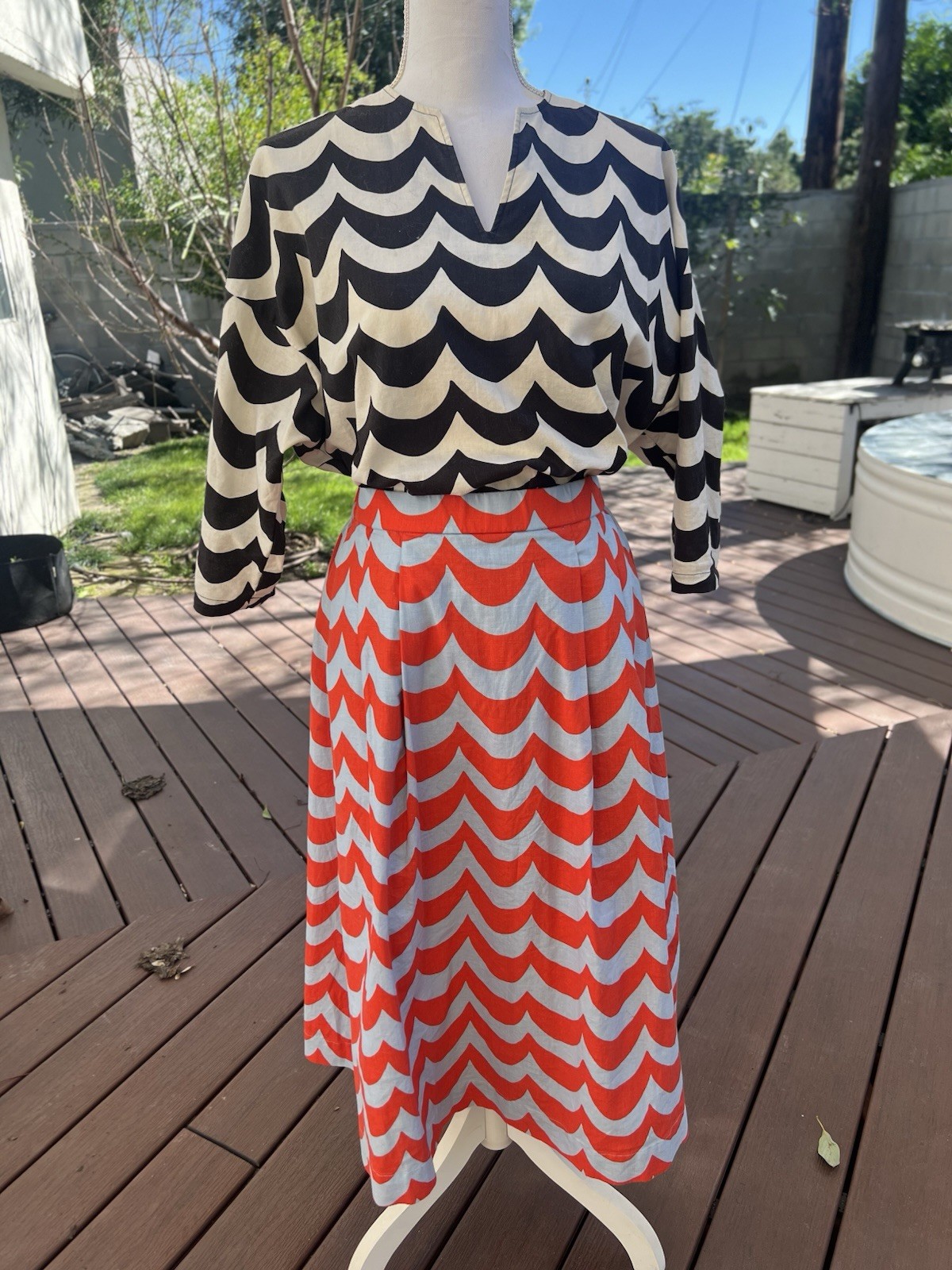 Marimekko x Uniqlo Women’s Wave Pattern Skirt Suit Set S Black White Red Blue