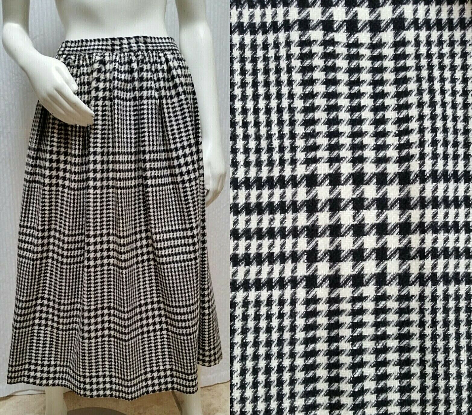 Vintage Black White Houndstooth Plaid SKIRT – Waist 26 inches – EUC