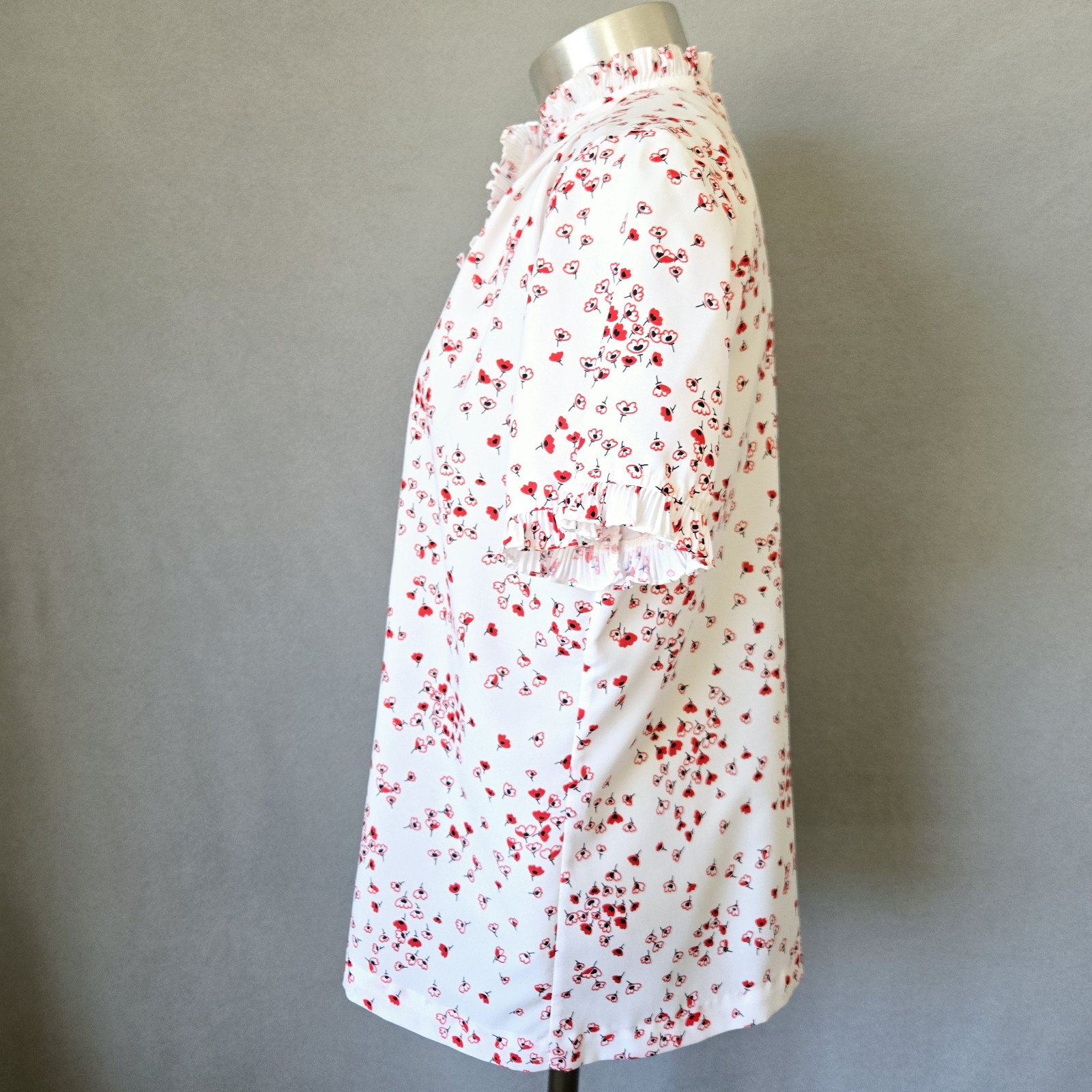 Vintage Short Sleeve Floral Blouse White Red Black Small