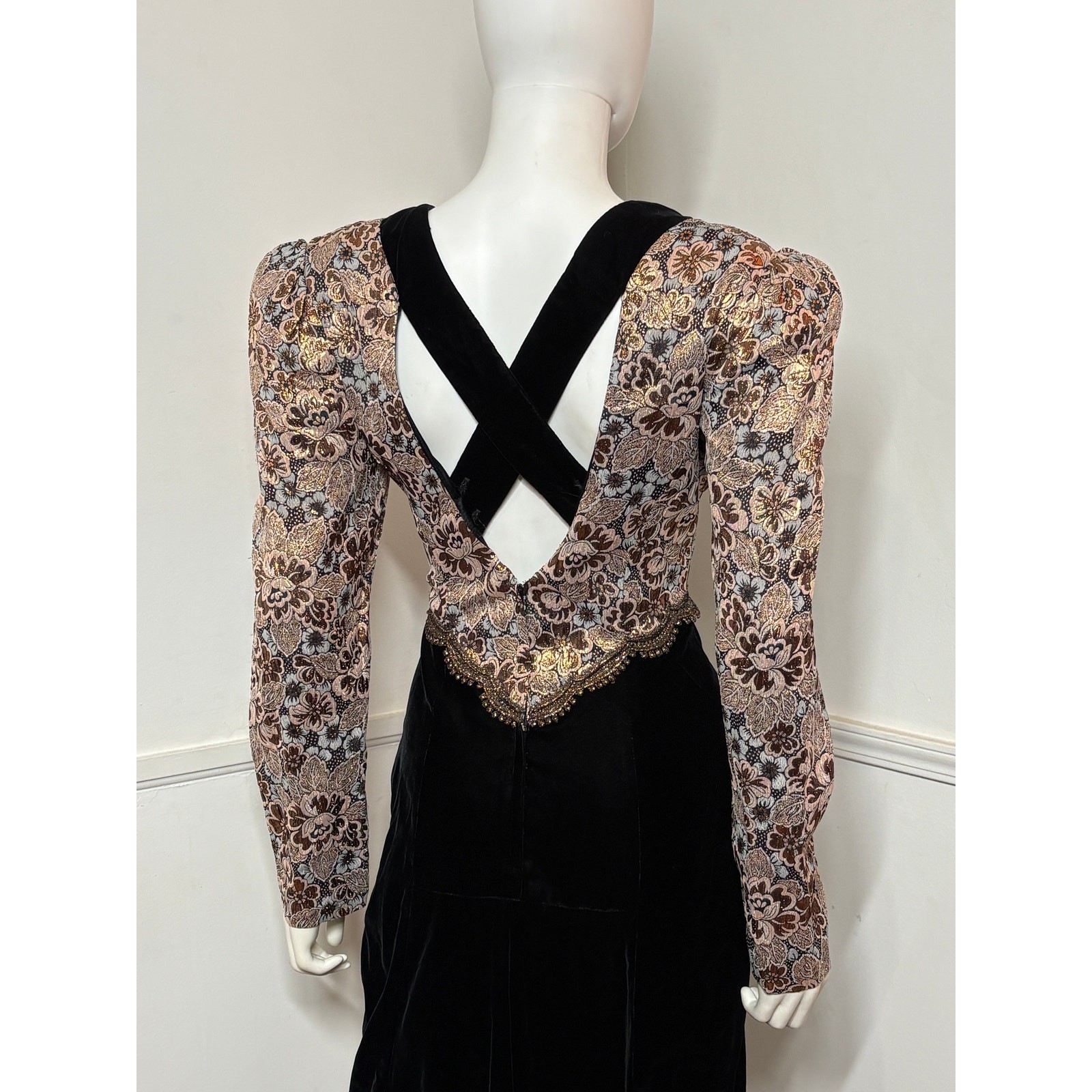Medium 1990s Vintage Velvet and Brocade Evening Gown by Jessica McClintock