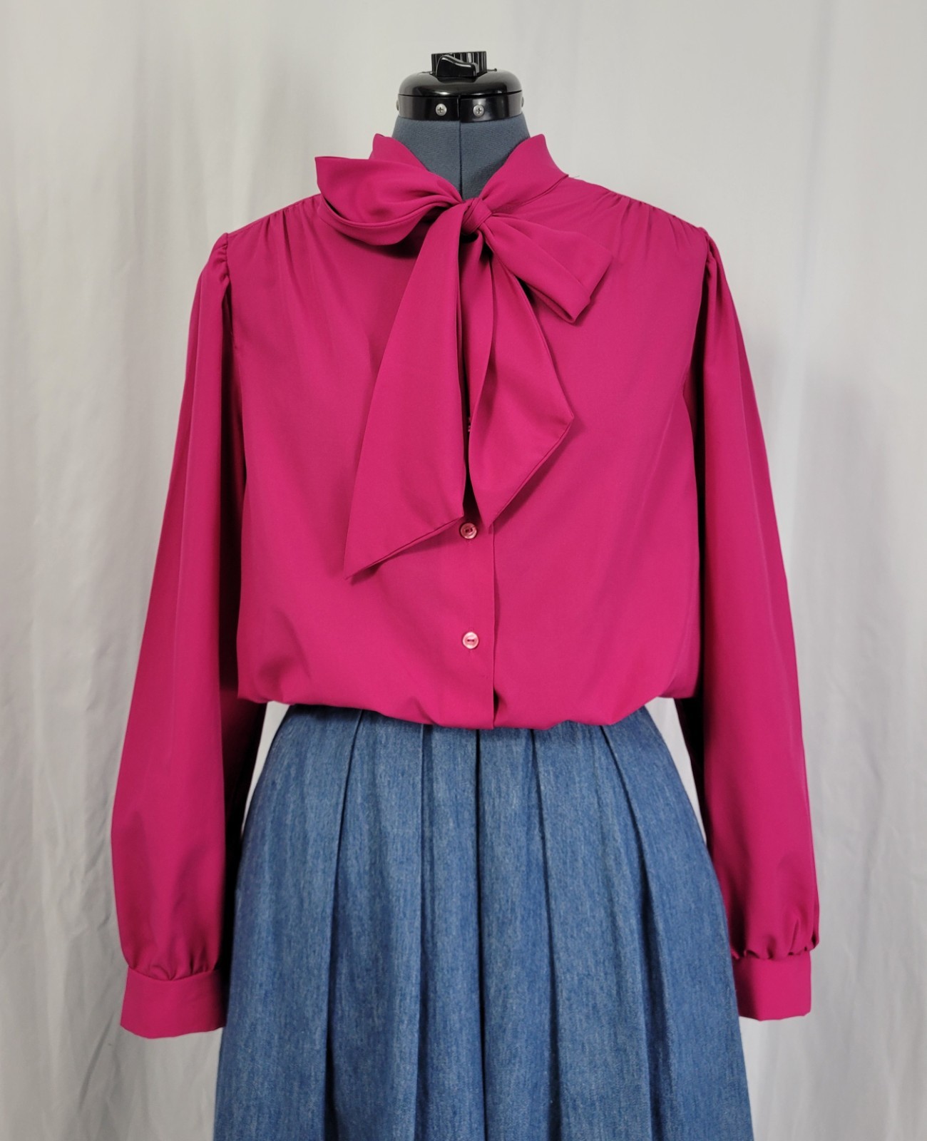 Vintage Judy Bond Magenta Button Down Blouse w Tie Collar Size 18