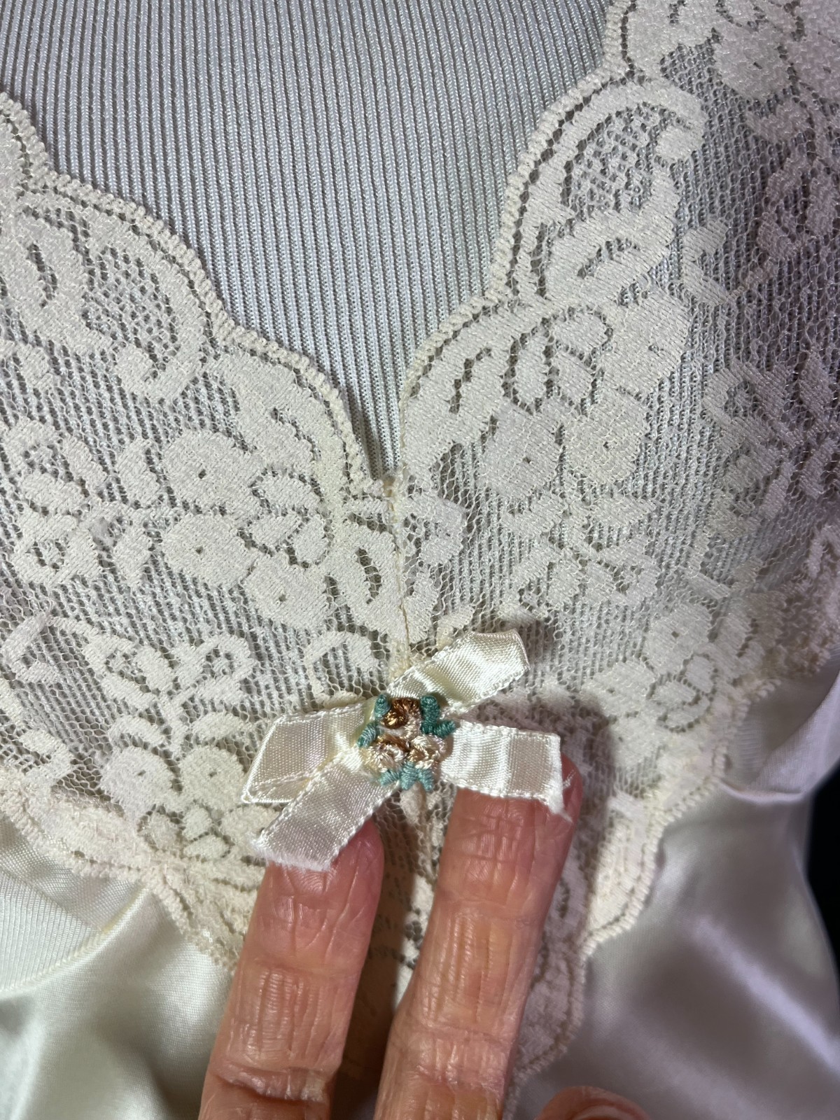 Vintage Sliperfection Size 34 Cream Slip Adjustable Straps Lace Trim