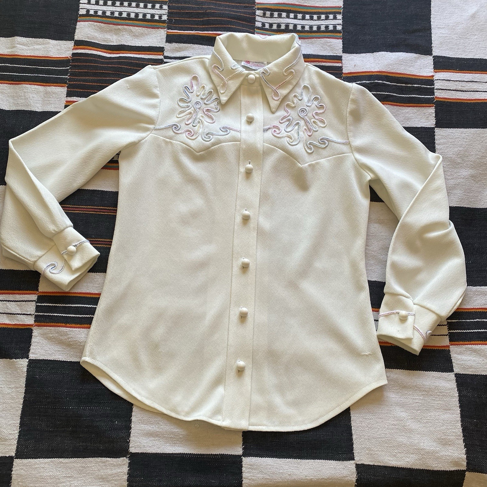 Vintage 1970’s Aldens Fashions Button Up Embroidered Button Up. Size S/M. Rare.