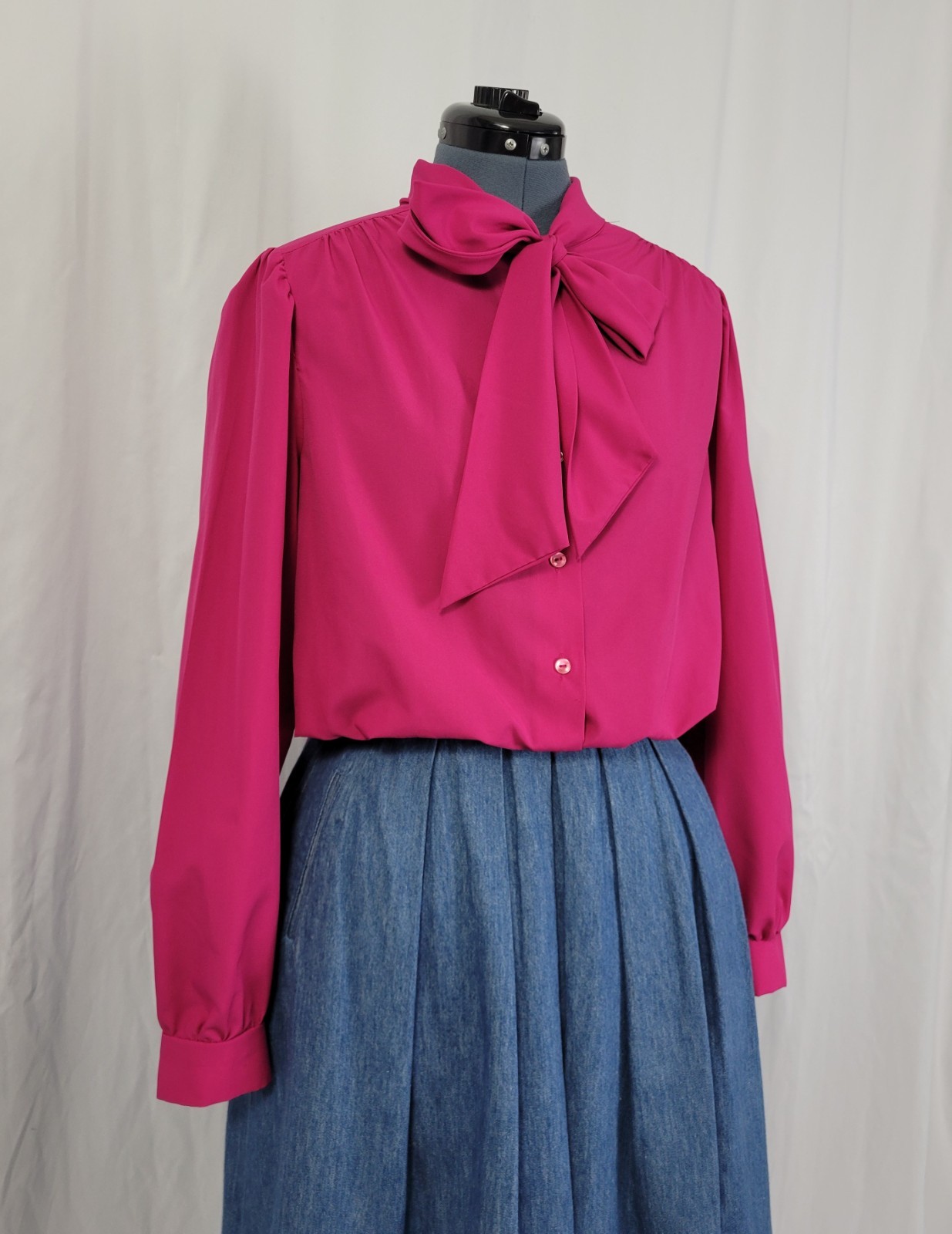 Vintage Judy Bond Magenta Button Down Blouse w Tie Collar Size 18