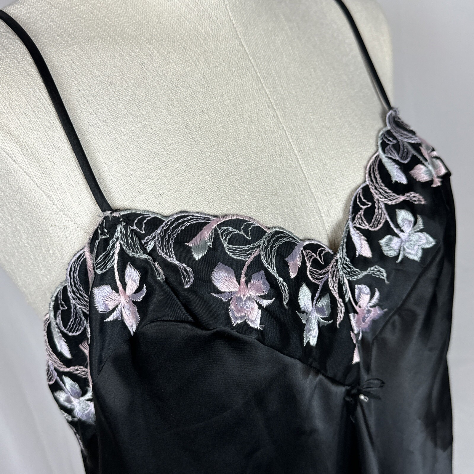 Vintage Shirley Of Hollywood Embroidered Floral Nightie Negligee