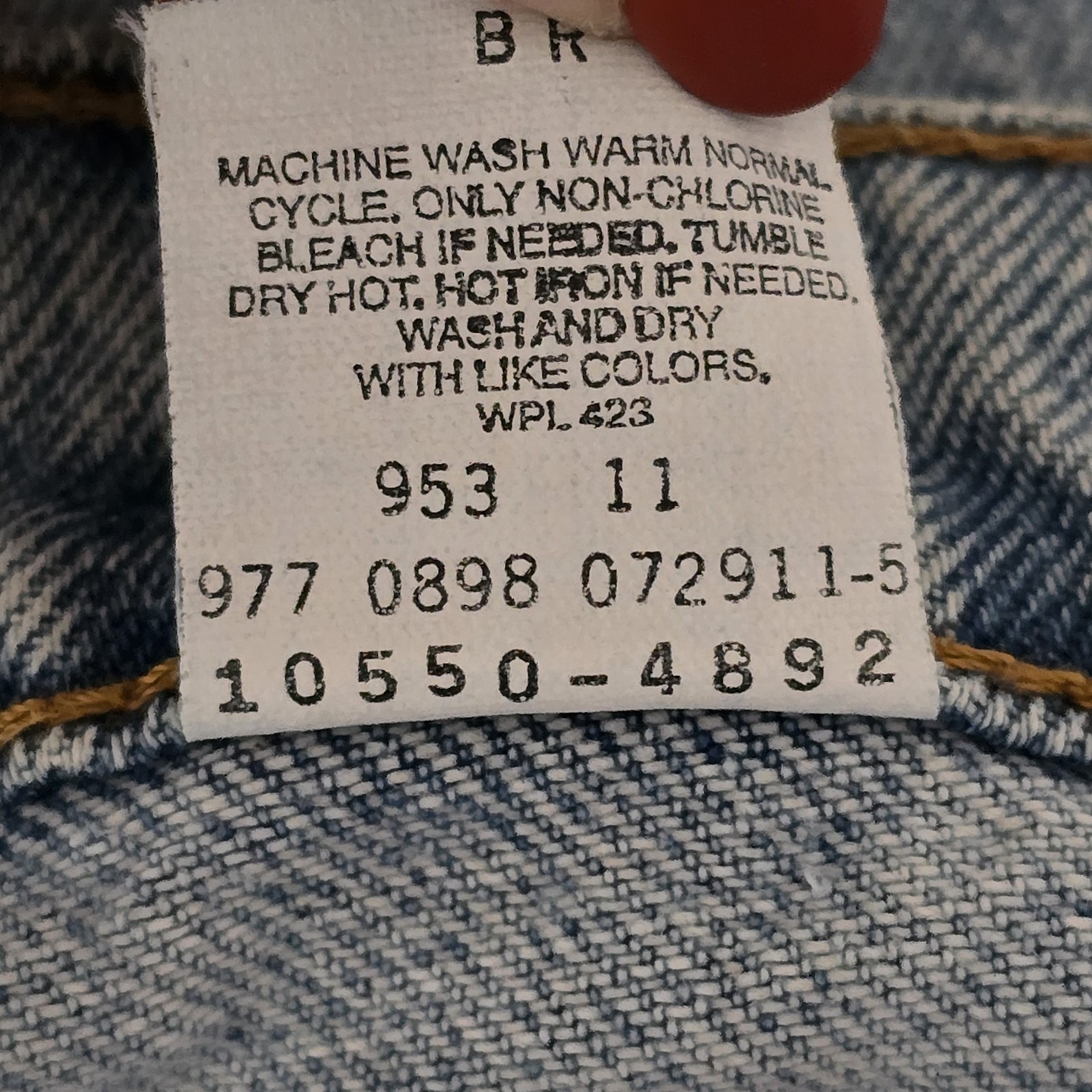 Vintage Levi’s 550 Relaxed Fit Tapered Leg Jeans Light Wash USA 9 JR 90s