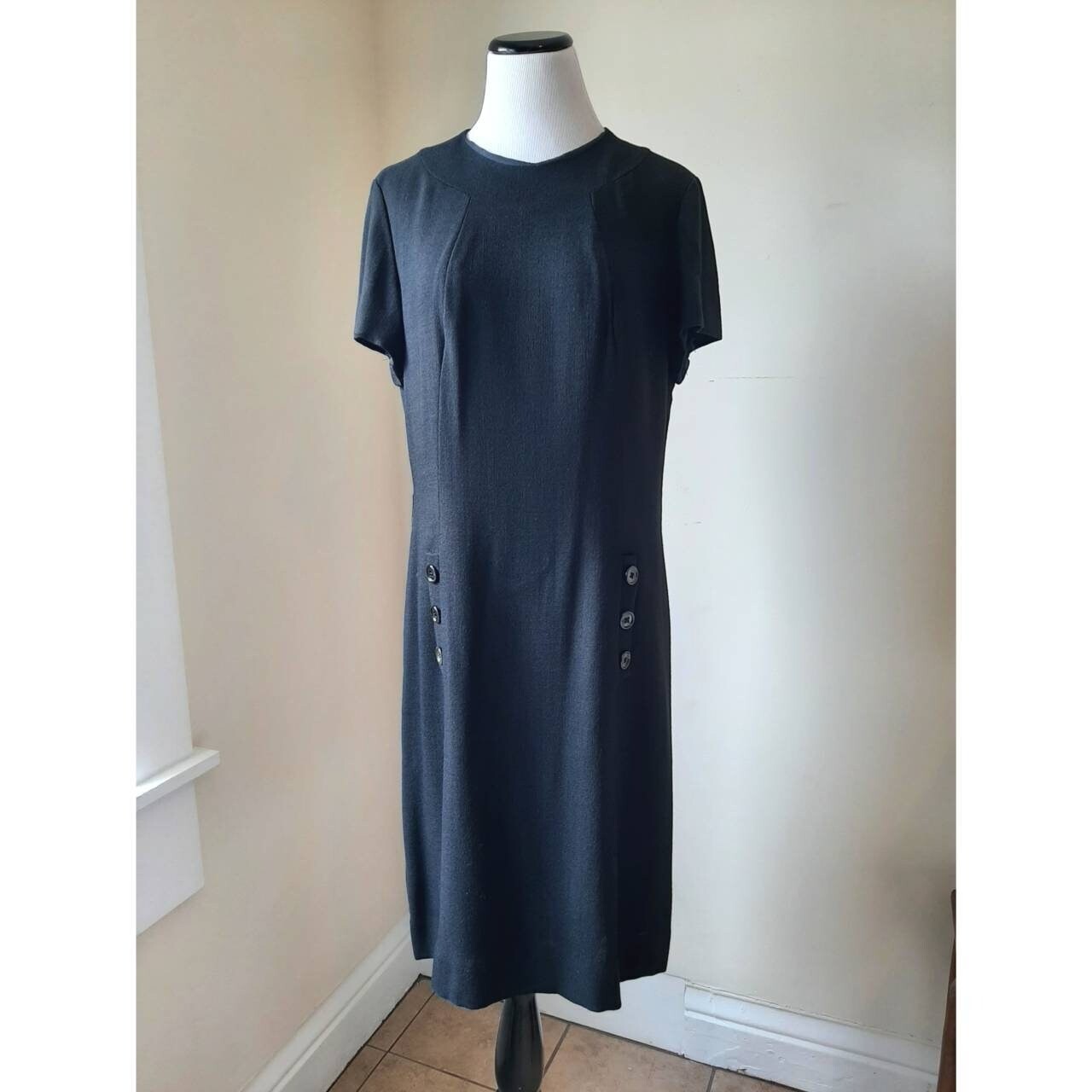 Vtg Carillon NY Classic LBD Black Mod Short Sleeve Sheath Wiggle Dress Pockets