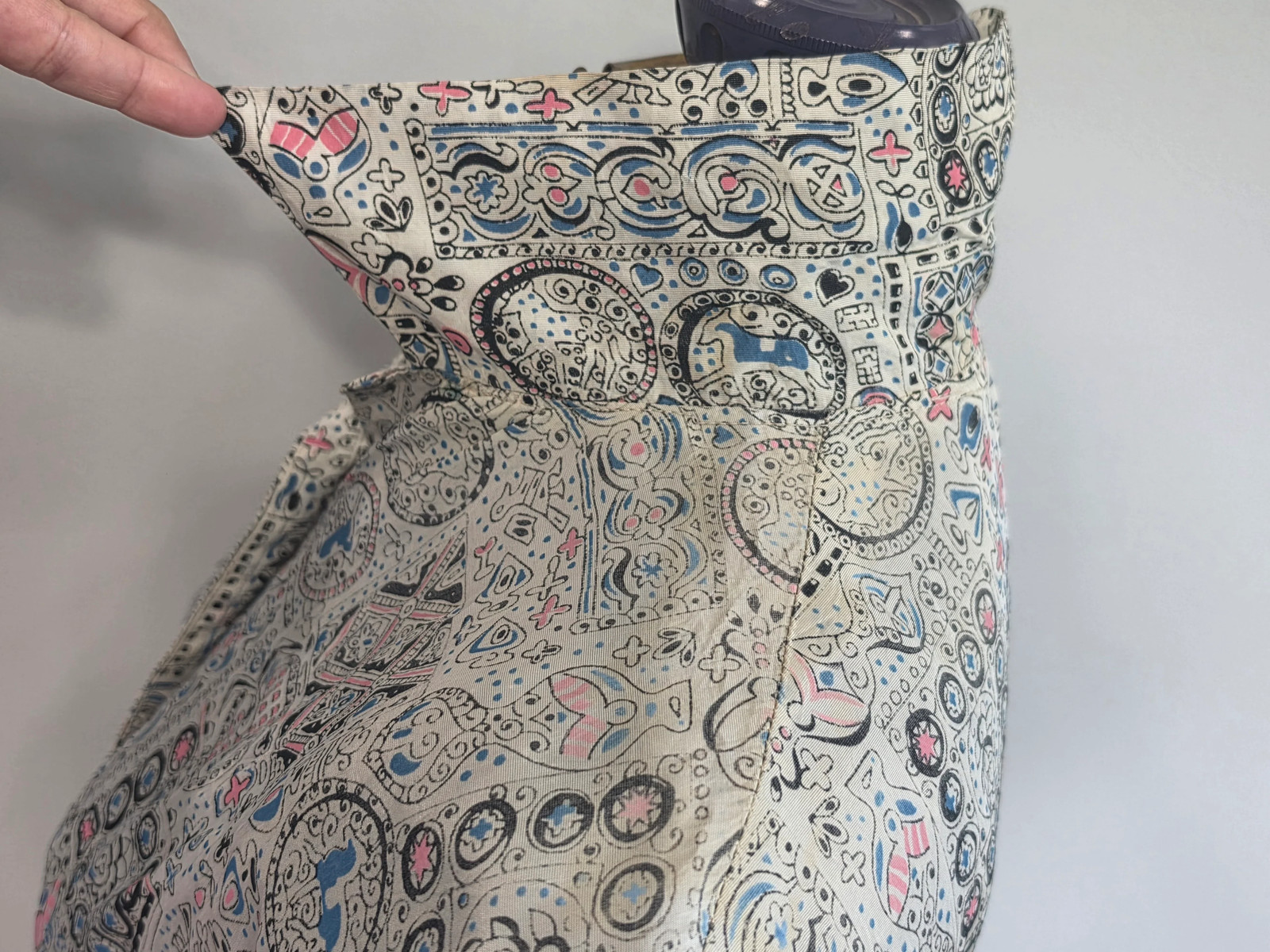 Vintage 1940s 1950s White Blue Pink Abstract Novelty Print Dress Animals Birds