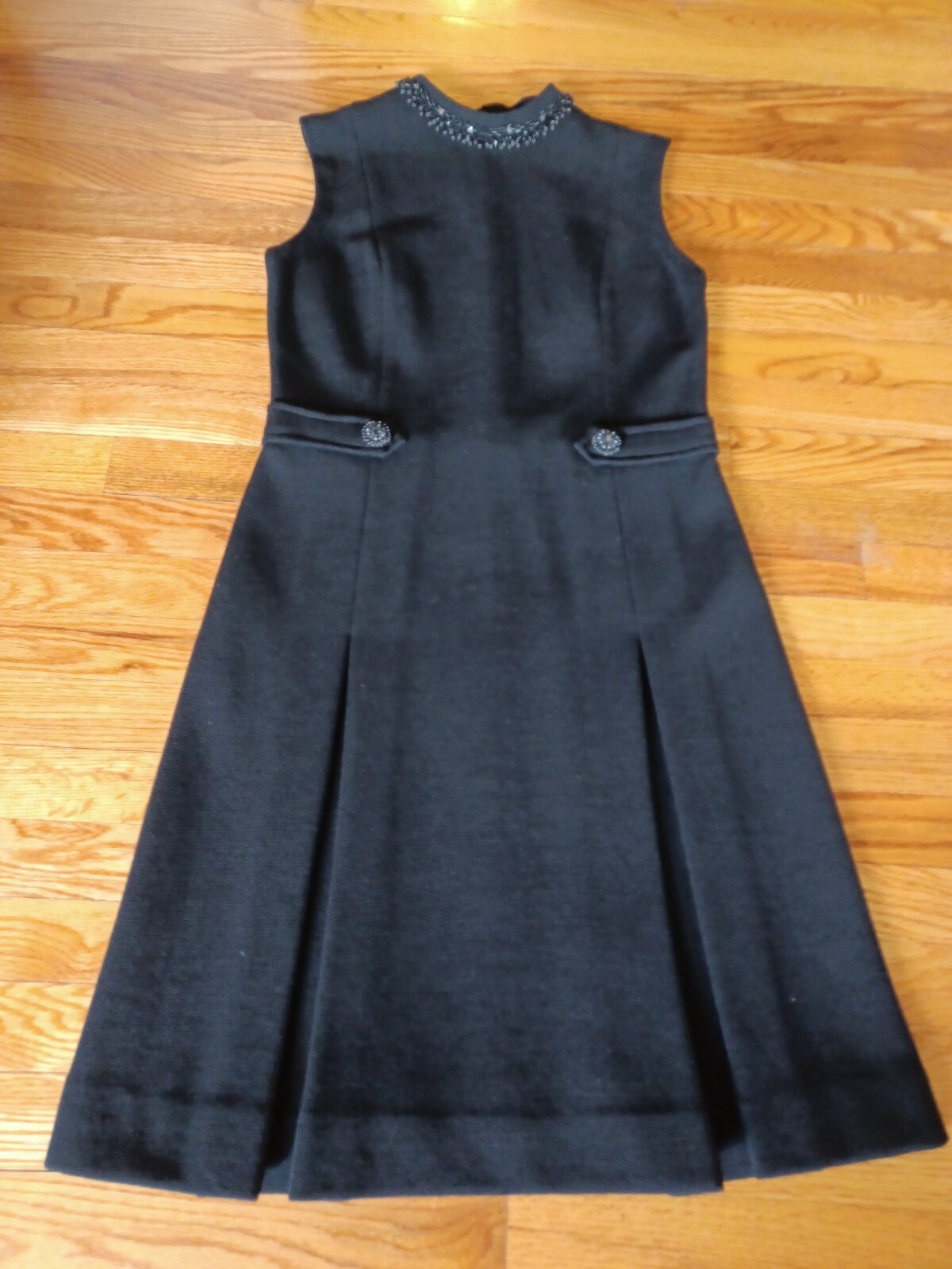 VTG 1960’s „Imperial” made in Hong Kong Black Wool with Beaded Neckline Dress 12
