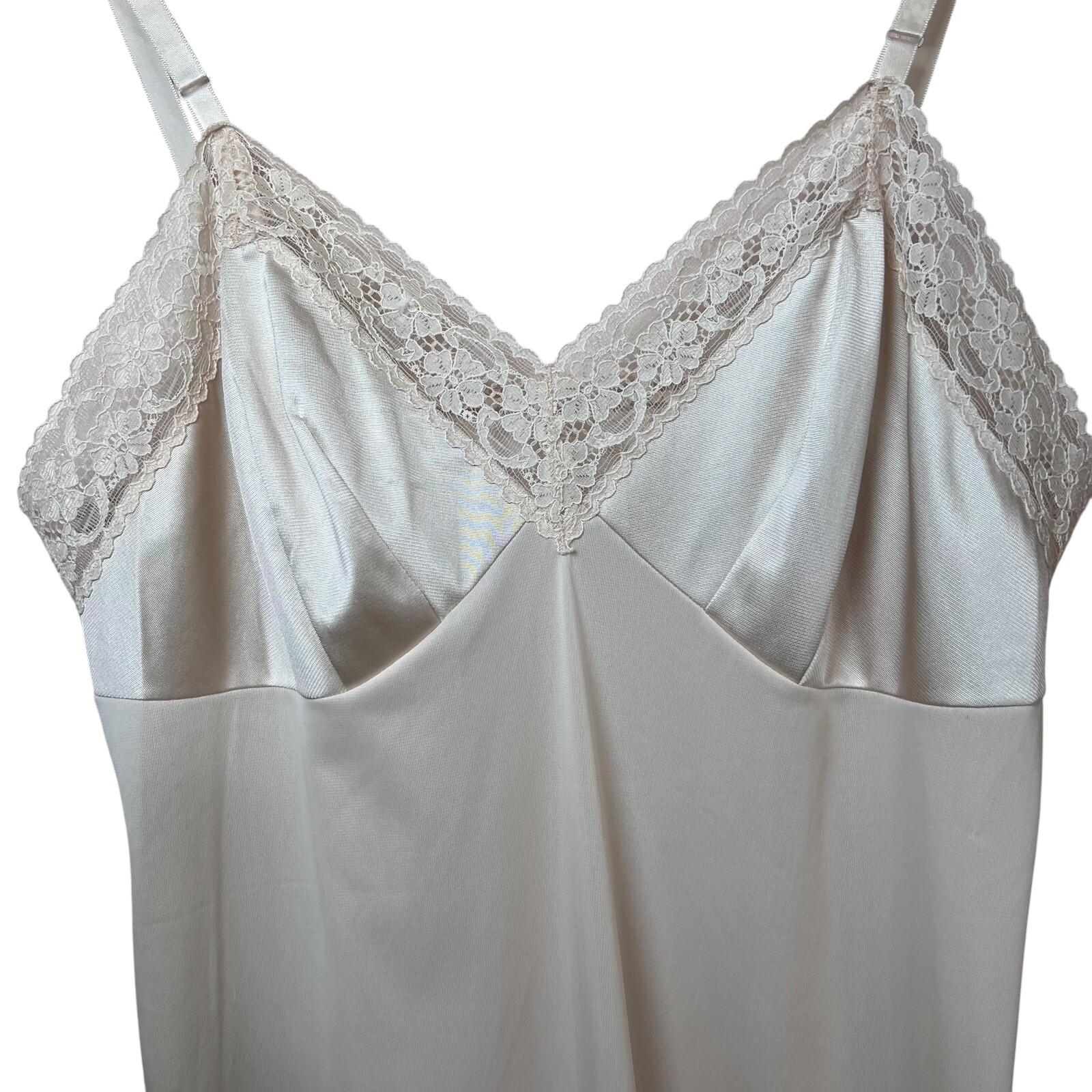 Vintage 1970s Vanity Fair Full Slip Ivory Silky Lace Lingerie Gown USA Size 32 L