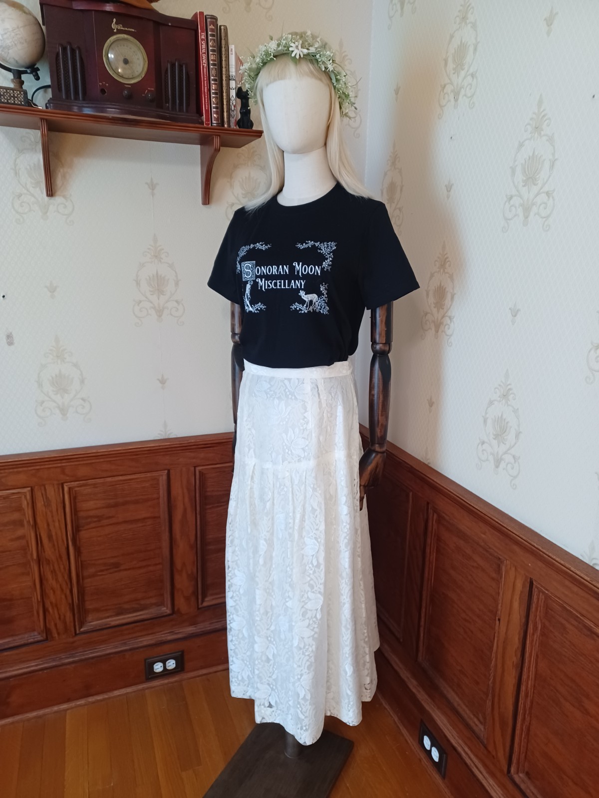 Vintage 1980s Marie St. Claire White Iridescent Lace Romantic Cottagecore Skirt
