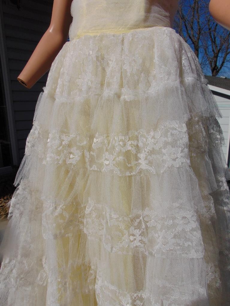 VTG 50s White & Yellow Tulle Chantilly Lace Strapless Prom Dress 24W