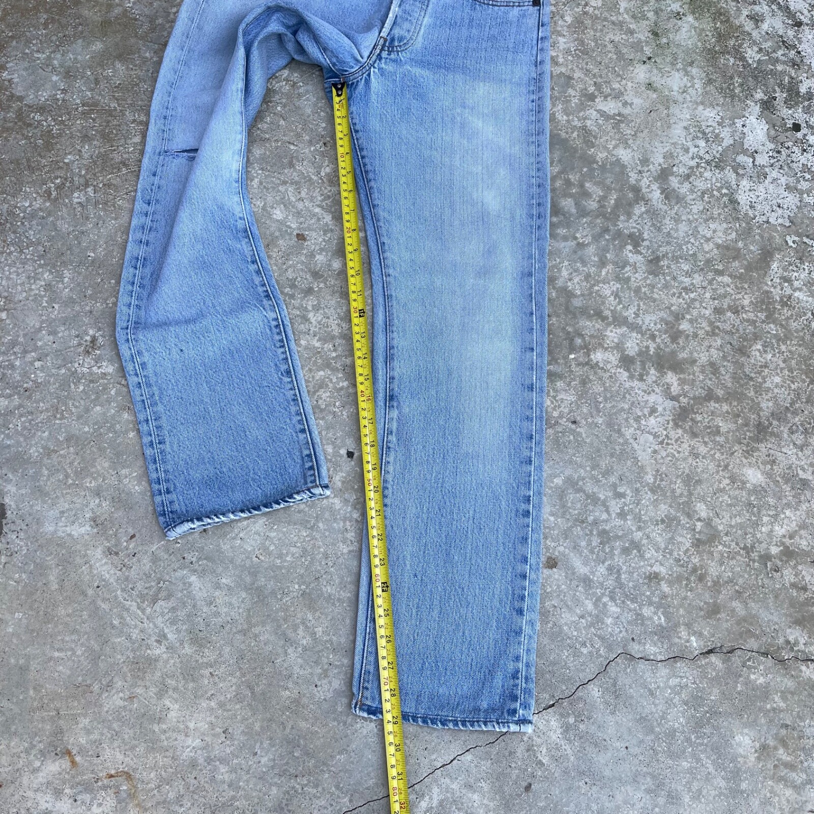 Rare Vintage 80s USA LEVI’S 501 Women Light Wash Jeans 27×29