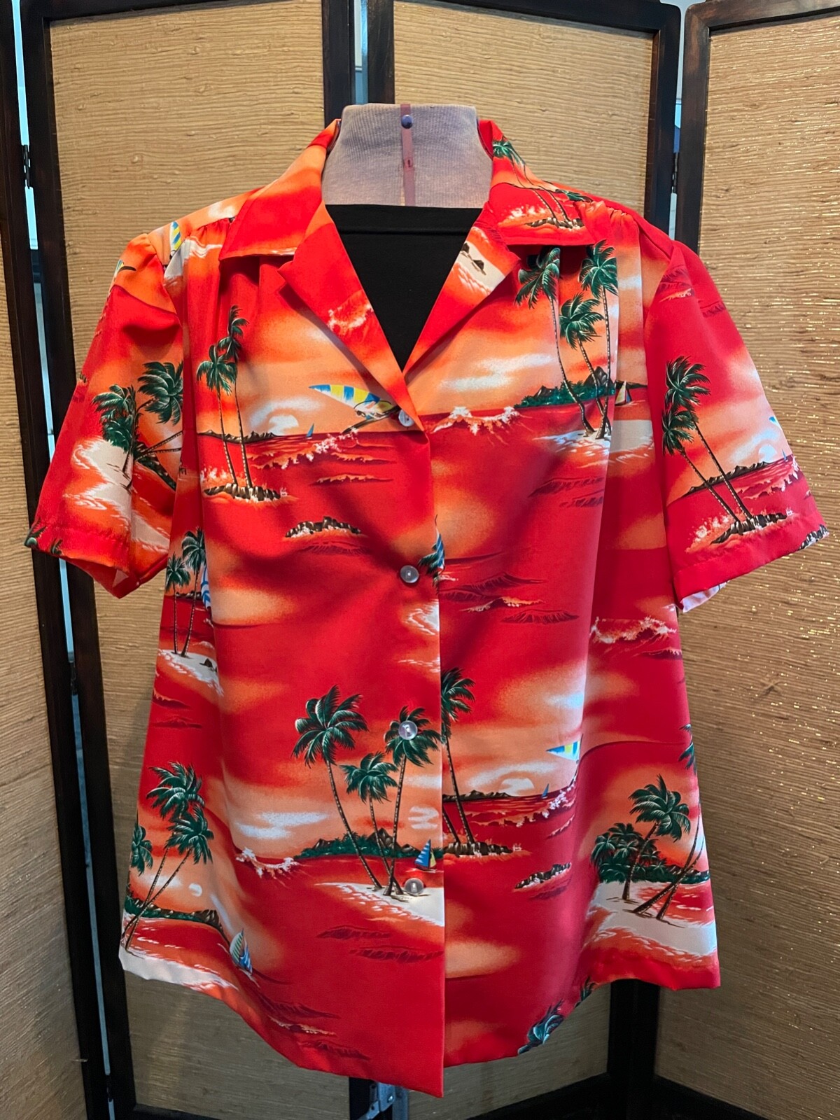 Vtg Womens Hukilau Fashions Blouse/Top USA Polyester S/LG Sail Boats Beach Scene