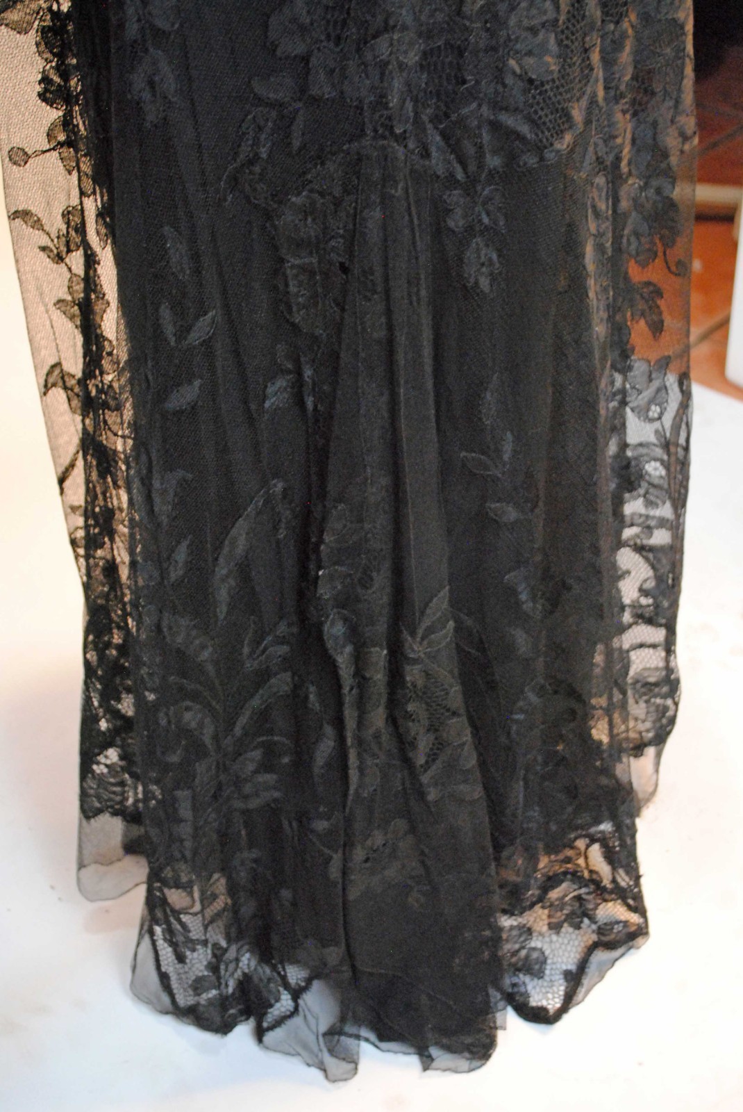 VINTAGE FLORAL BLACK ALENCON NET LACE PARTY DRESSES, CIRCA 1935s