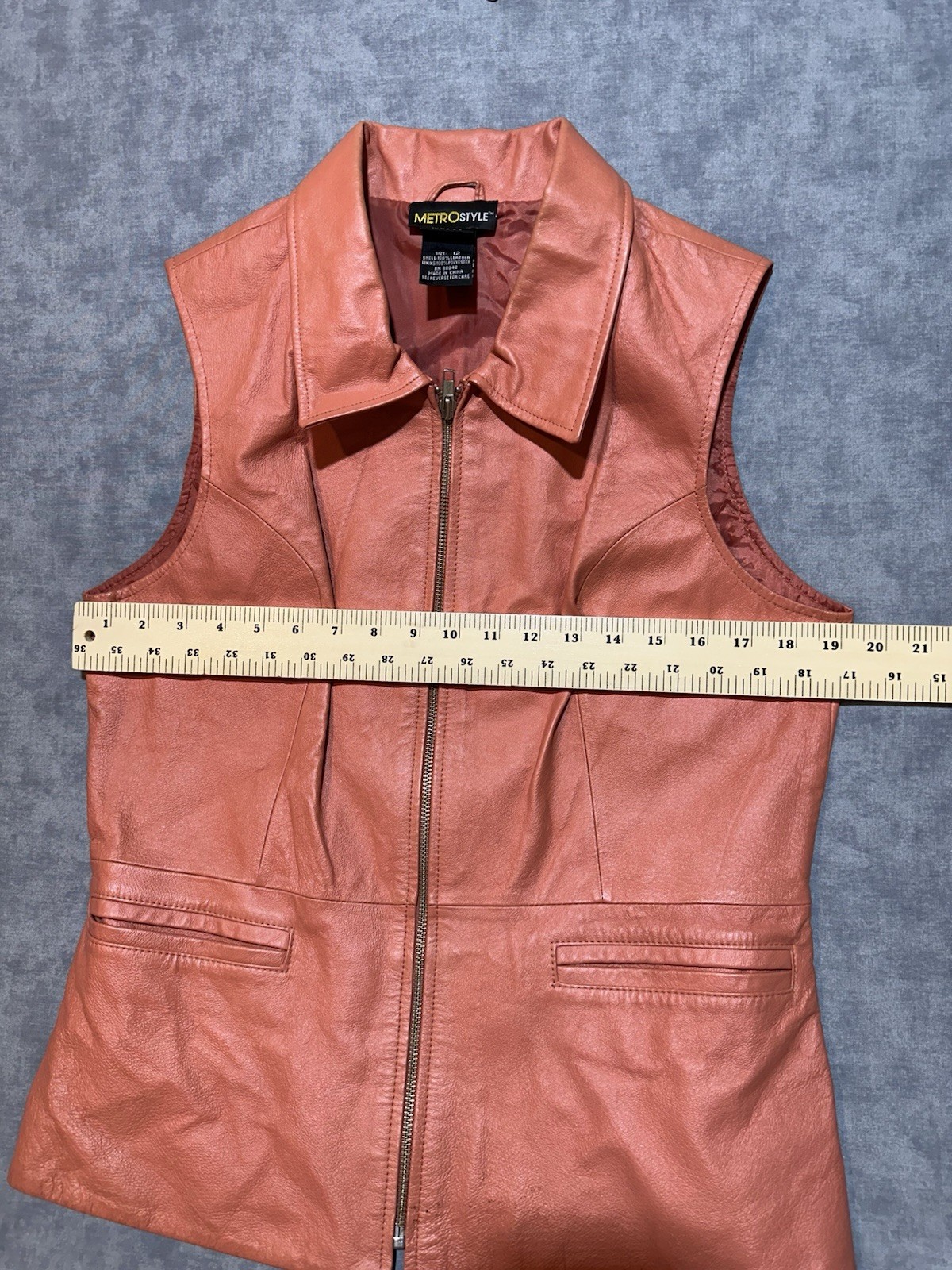 Metro Style Salmon Vintage 90s Collared Sleeveless Leather Vest Size 12 [39]