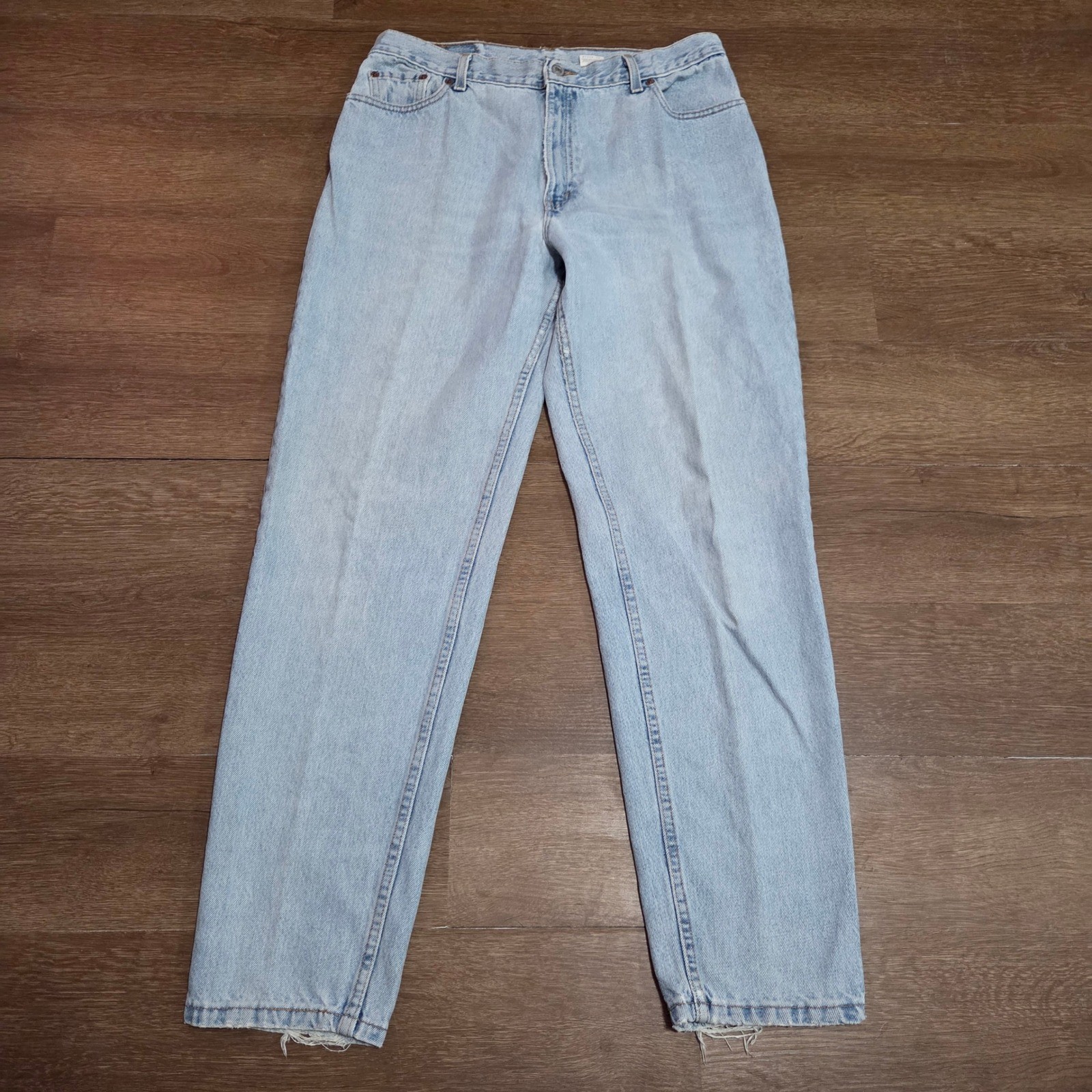 Vintage y2k Levis 550 Relaxed Fit Tapered Leg Jeans Light Wash Made in USA 16L