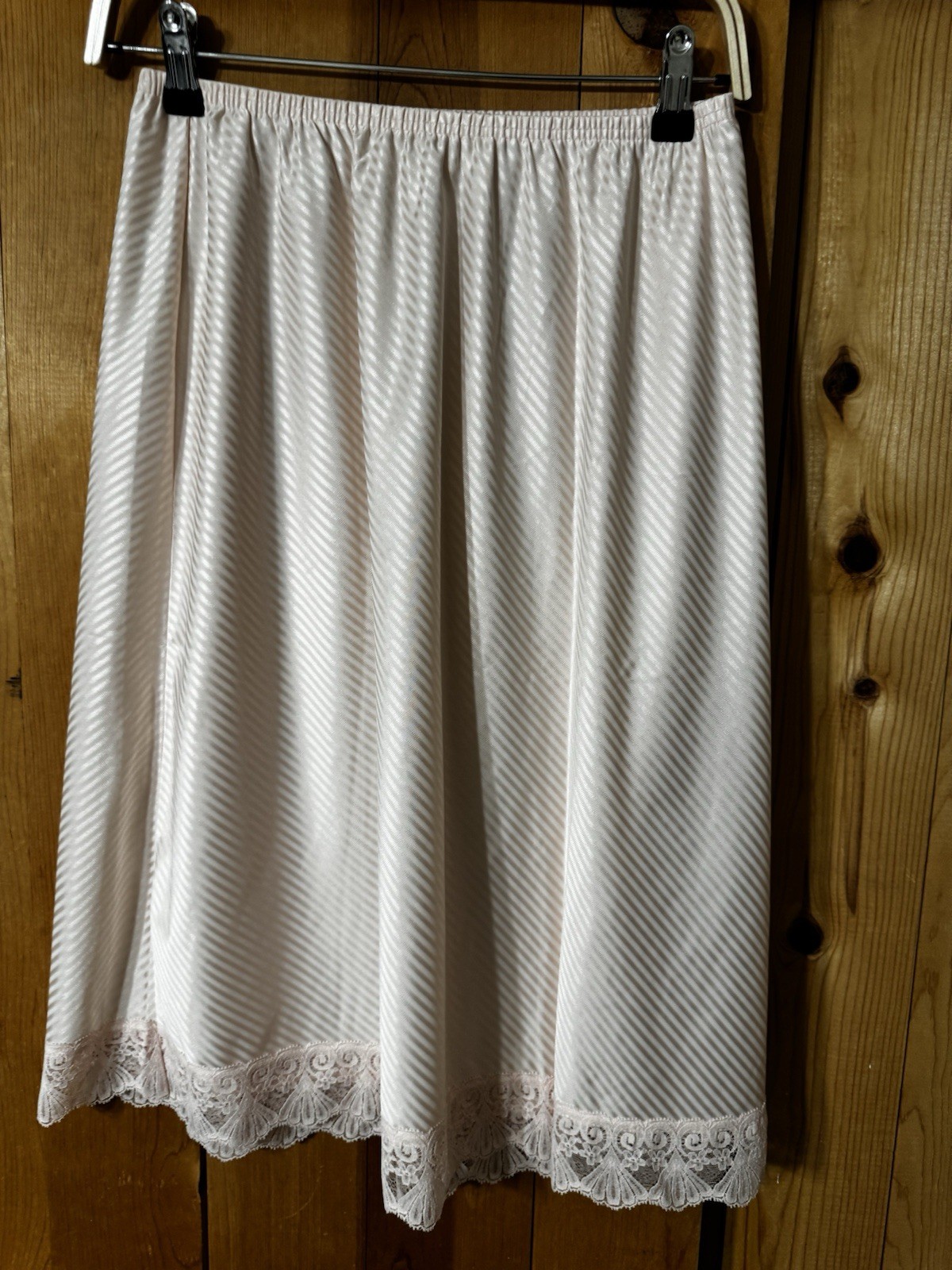 VTG Vanity Fair Pink STRIPES Fancy Lace Hem Nylon W-24-32” EUC Size S/M