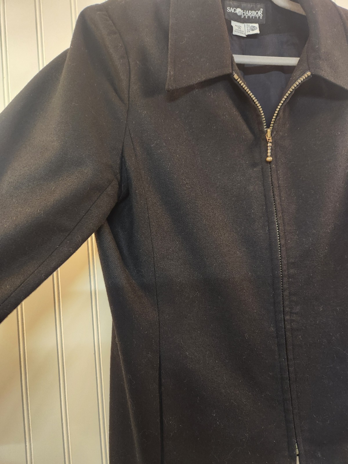 Vintage Sag Harbor Women’s Black 100% Pure New Wool Zip Up Blazer Size 14P