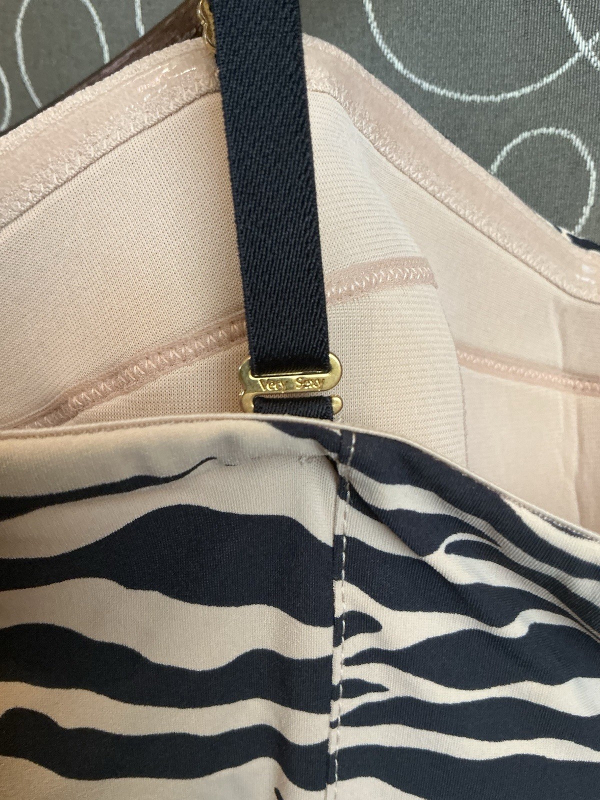 Cache “Very Sexy” Dress, Strap/Strapless Size Medium NWOT
