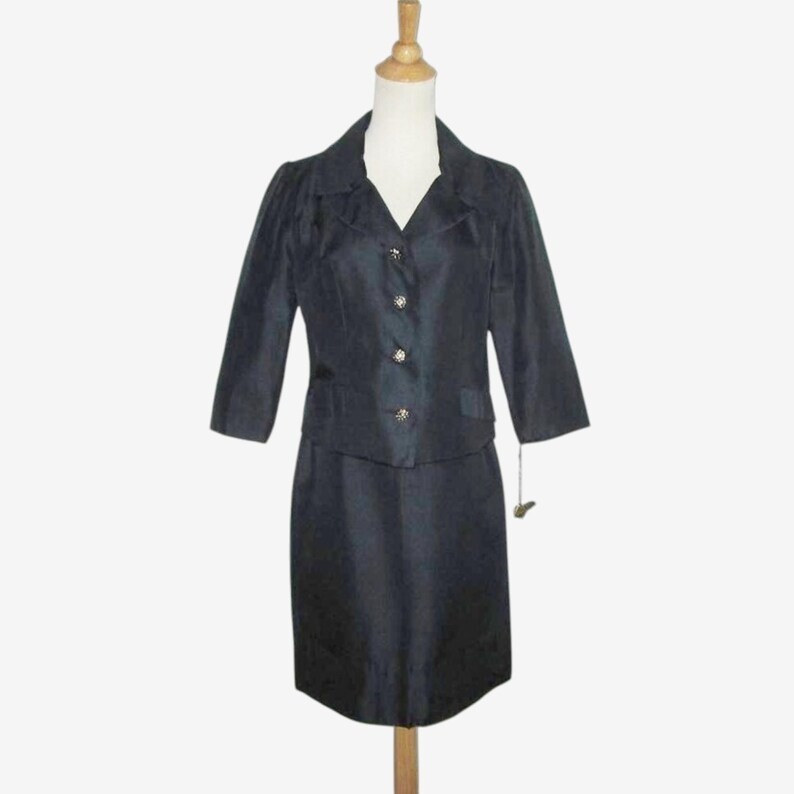 vintage 1960s Navy Silk Suit By Carol Brent – Size 12P – NOS