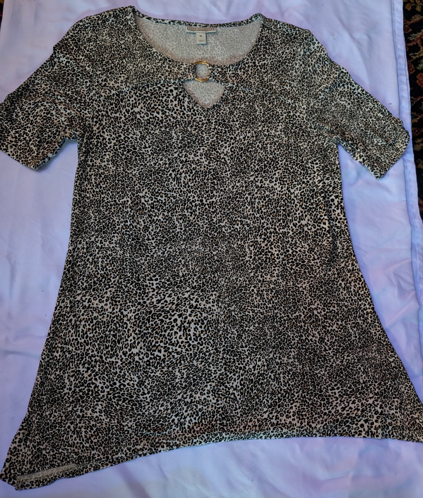 Dana Buchman Vintage Women Sz M Leopard Print V Neck Top Asymmetrical Waist