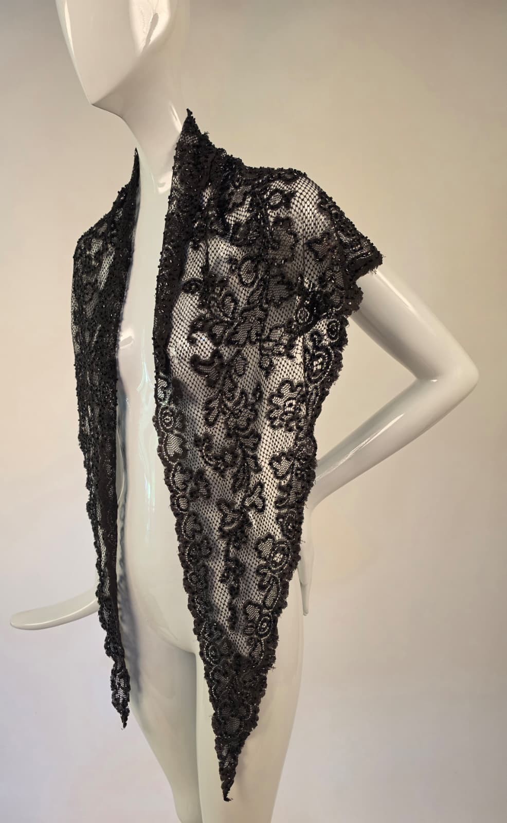 BEAUTIFUL VICTORIAN 19TH BLACK LACE CAPE W JET BLACK BEADING FOR DRESS