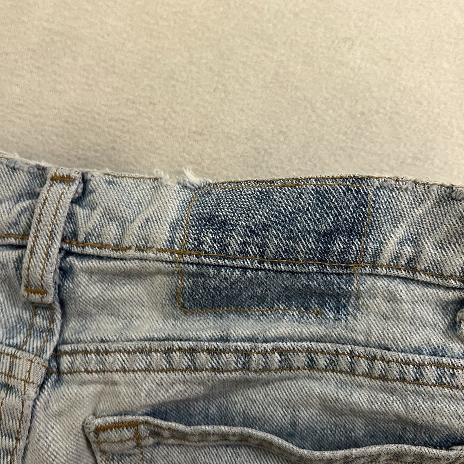 Vintage Levi’s 532 Denim Blue Jean Shorts Women’s Size 34 10” Inseam Light Wash